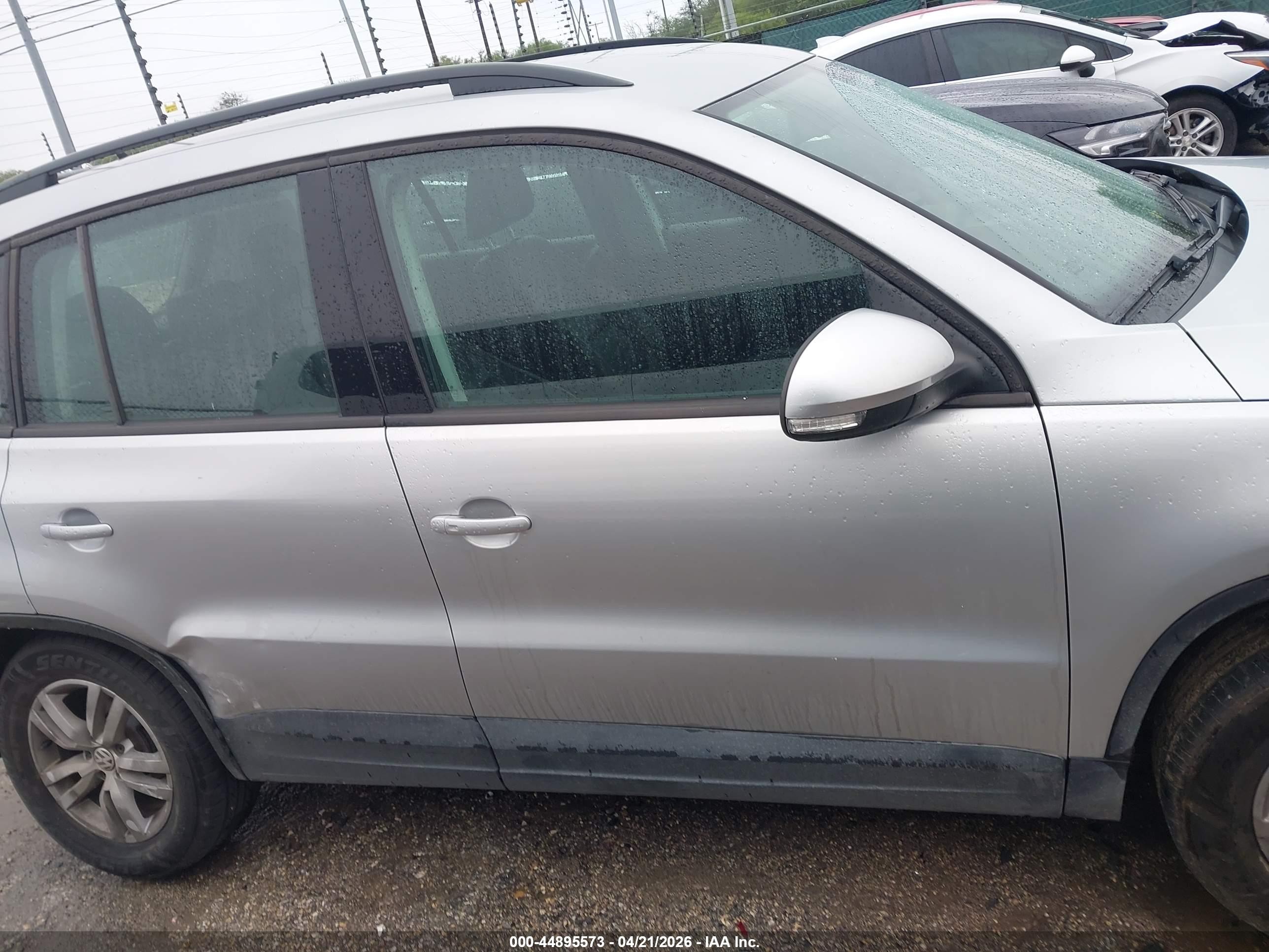 2016 Volkswagen Tiguan S Silver vin: WVGAV7AX5GW606715