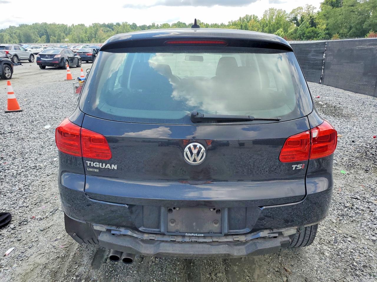 2017 Volkswagen Tiguan S Черный vin: WVGAV7AX5HK050799