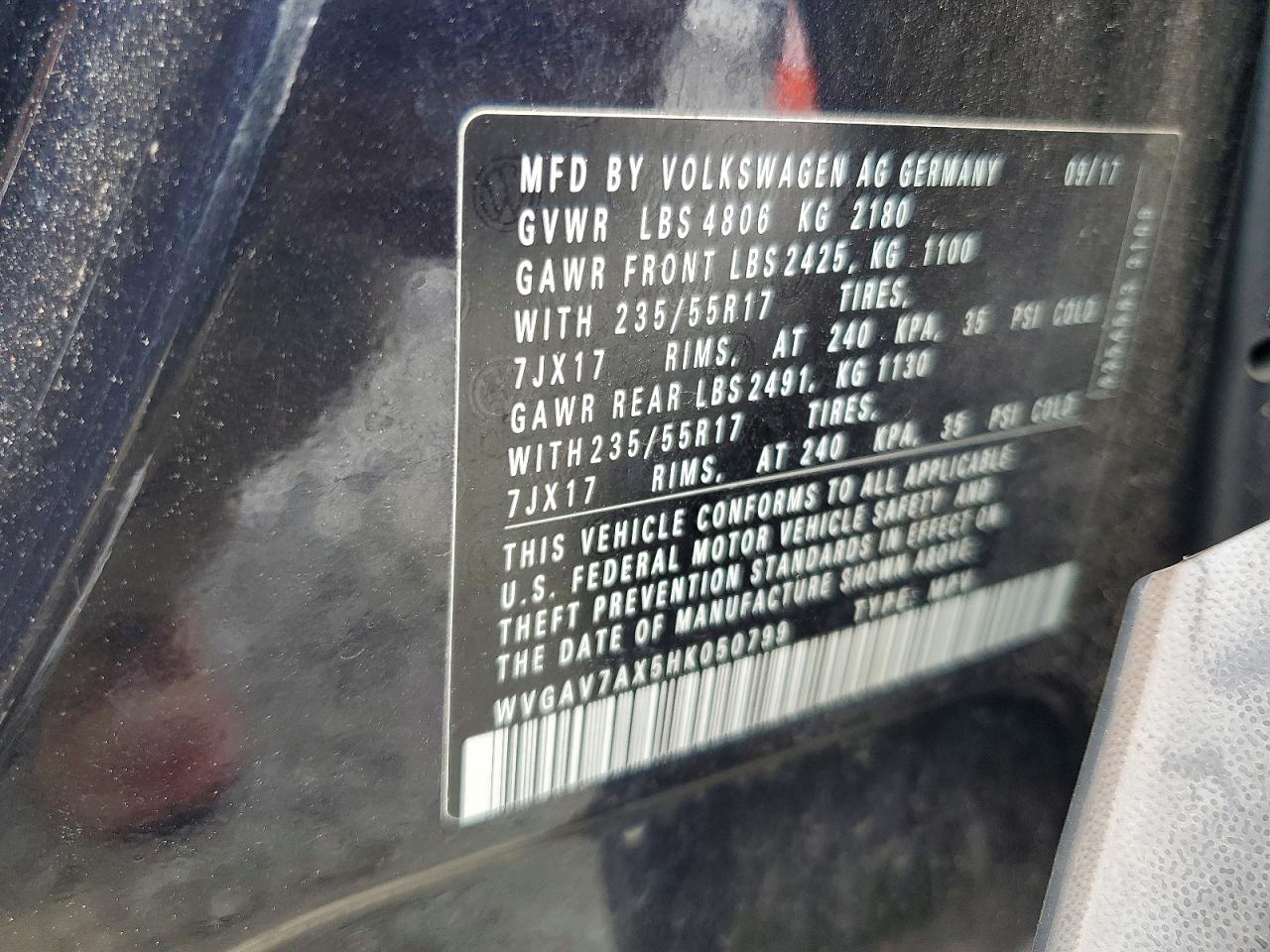 2017 Volkswagen Tiguan S Черный vin: WVGAV7AX5HK050799