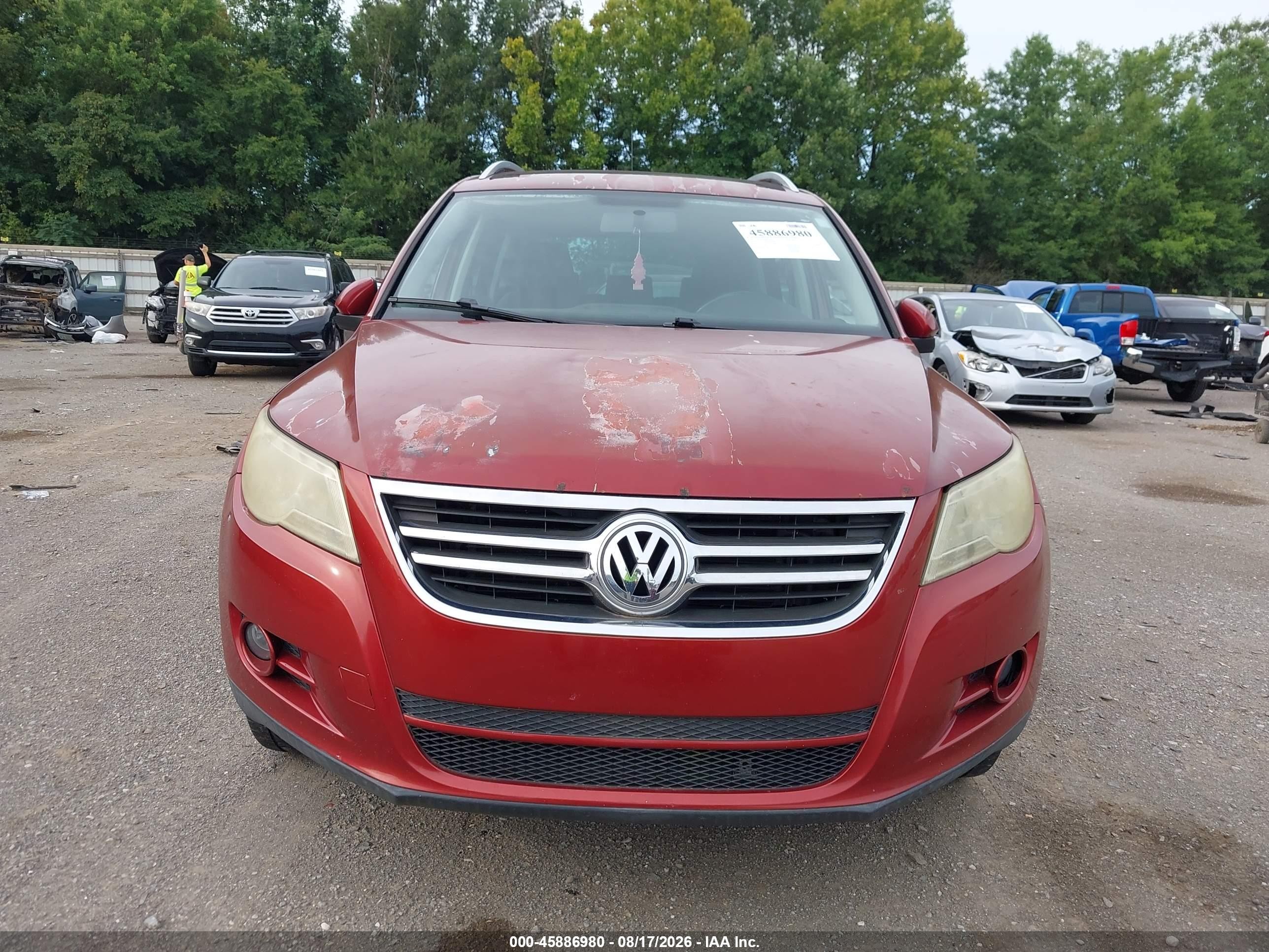 2010 Volkswagen Tiguan Wolfsburg Edition Red vin: WVGAV7AX6AW002288