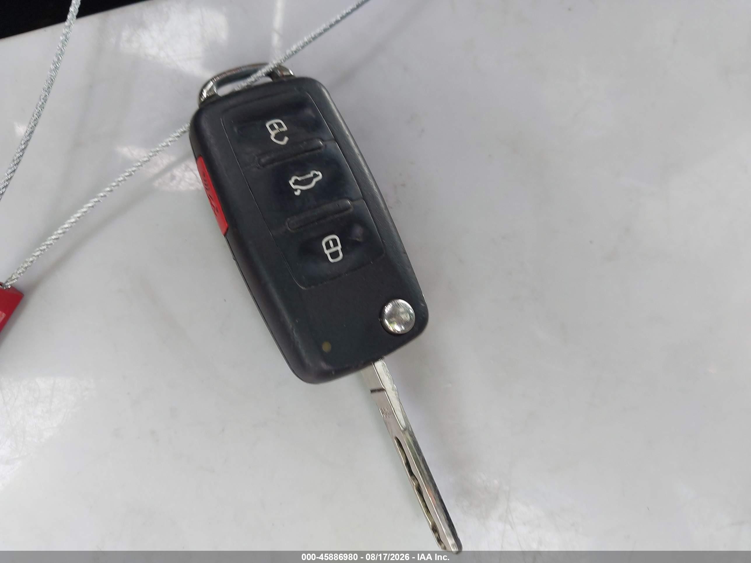 2010 Volkswagen Tiguan Wolfsburg Edition Red vin: WVGAV7AX6AW002288