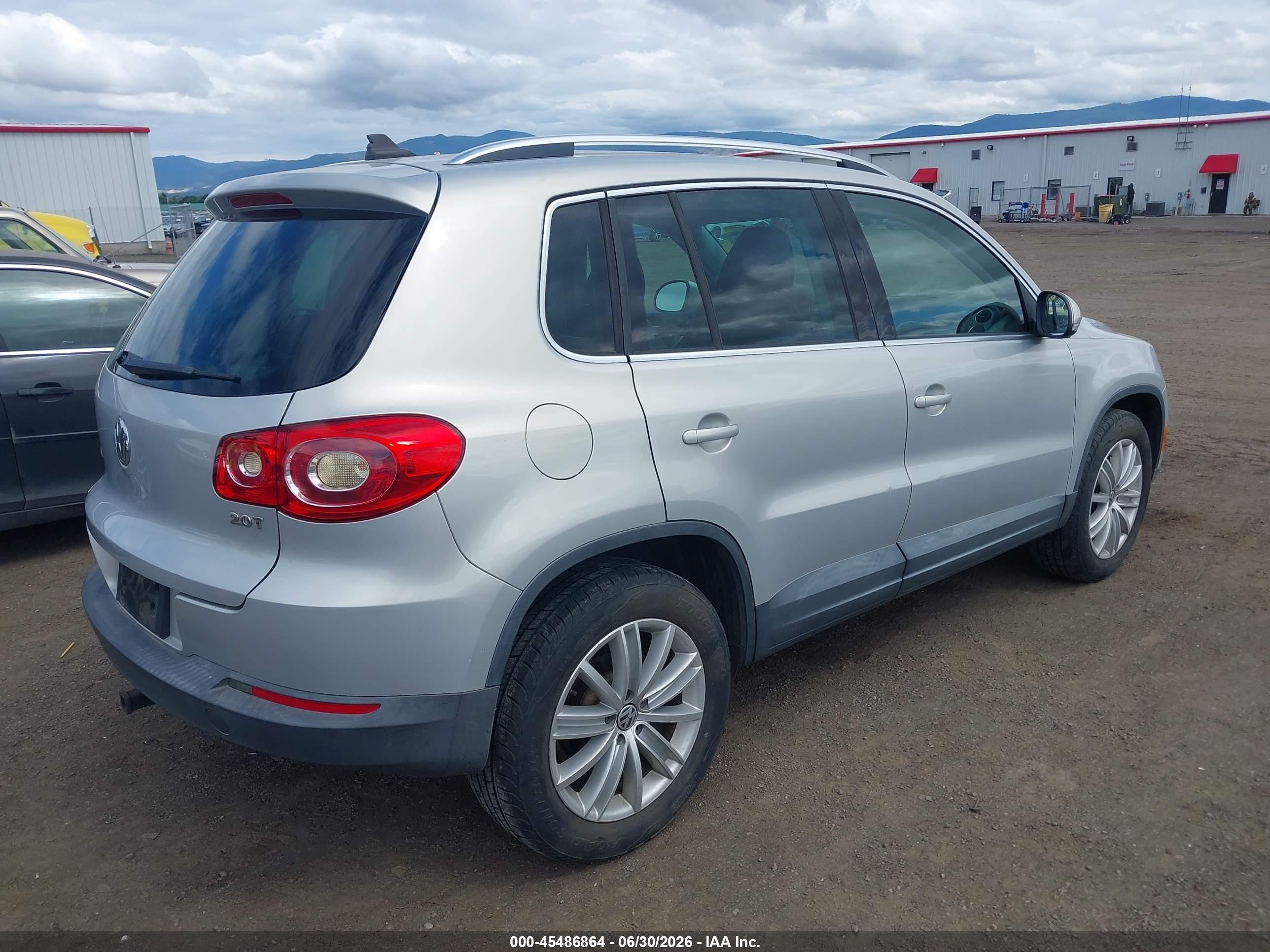 2010 Volkswagen Tiguan Se Серебряный vin: WVGAV7AX6AW511491