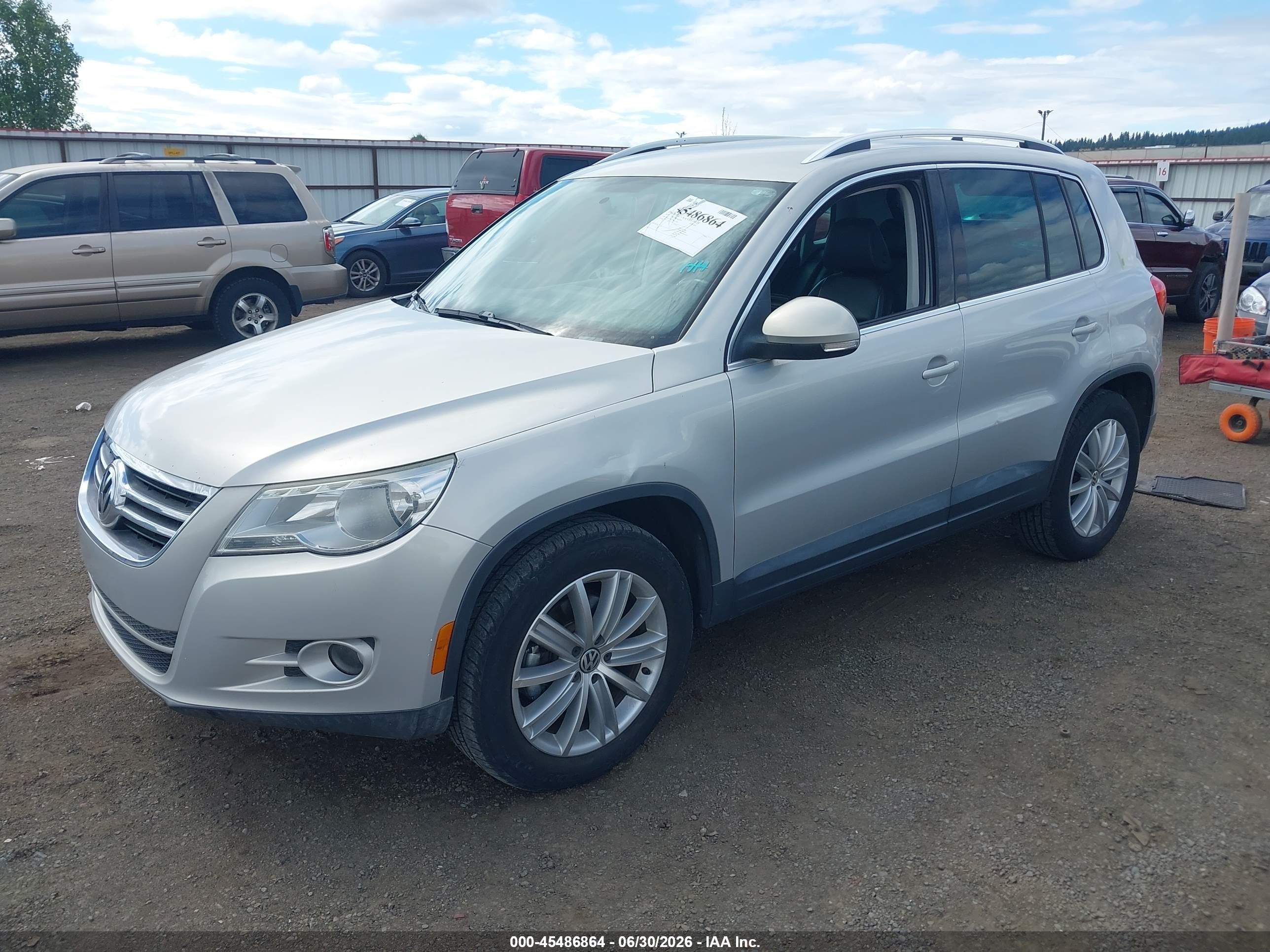 2010 Volkswagen Tiguan Se Серебряный vin: WVGAV7AX6AW511491