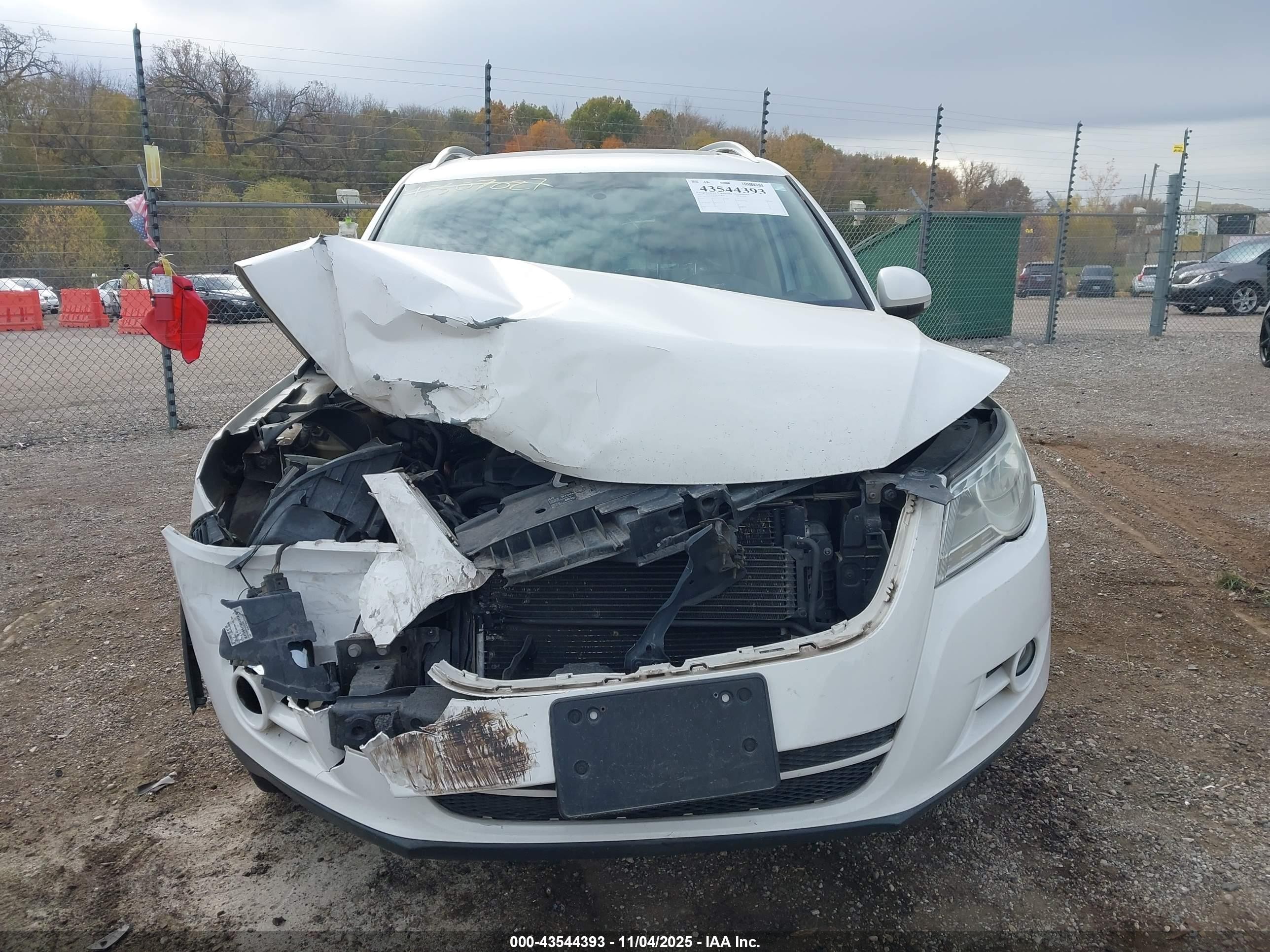 2011 Volkswagen Tiguan Se Белый vin: WVGAV7AX6BW513761