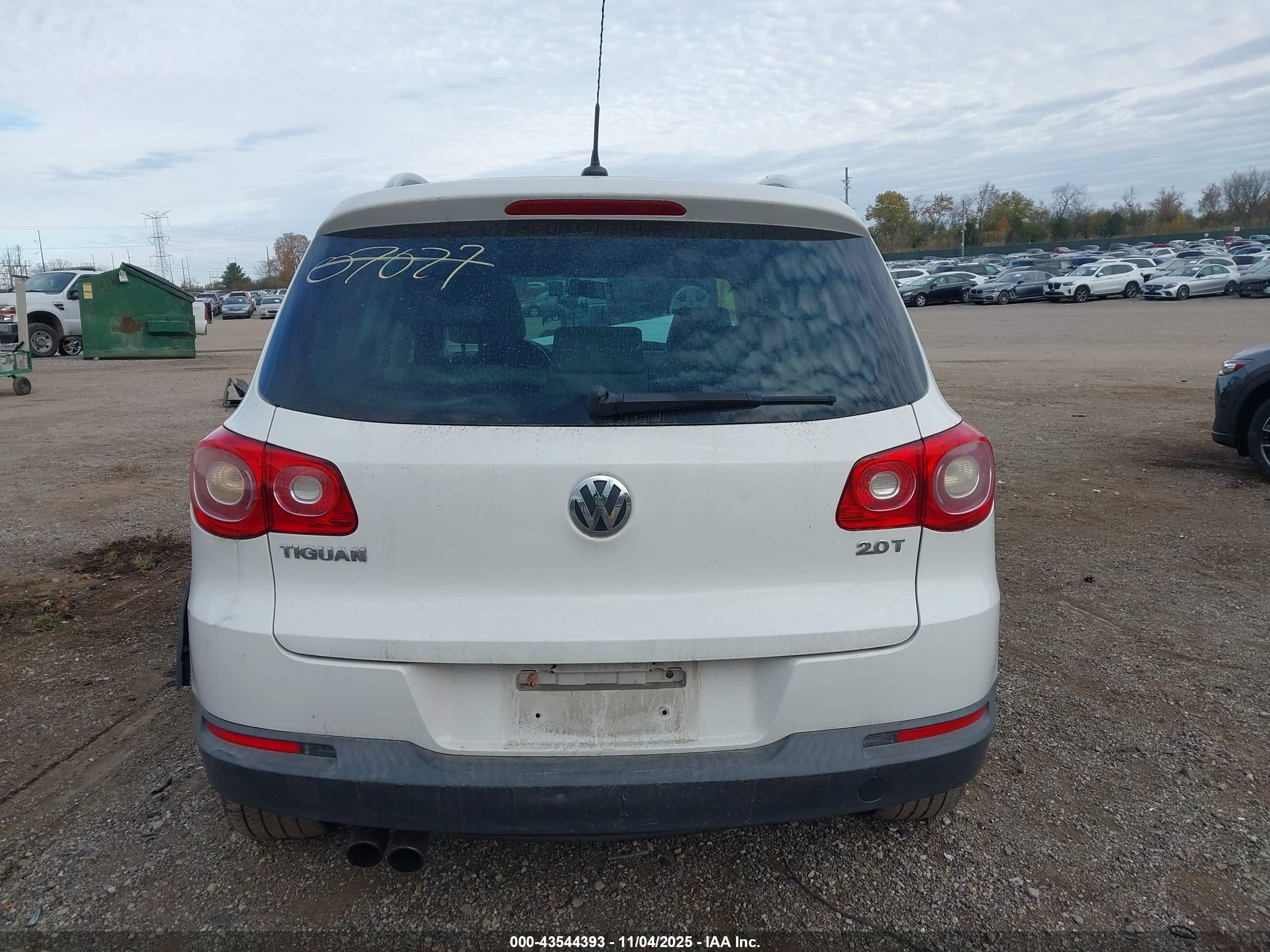 2011 Volkswagen Tiguan Se Белый vin: WVGAV7AX6BW513761