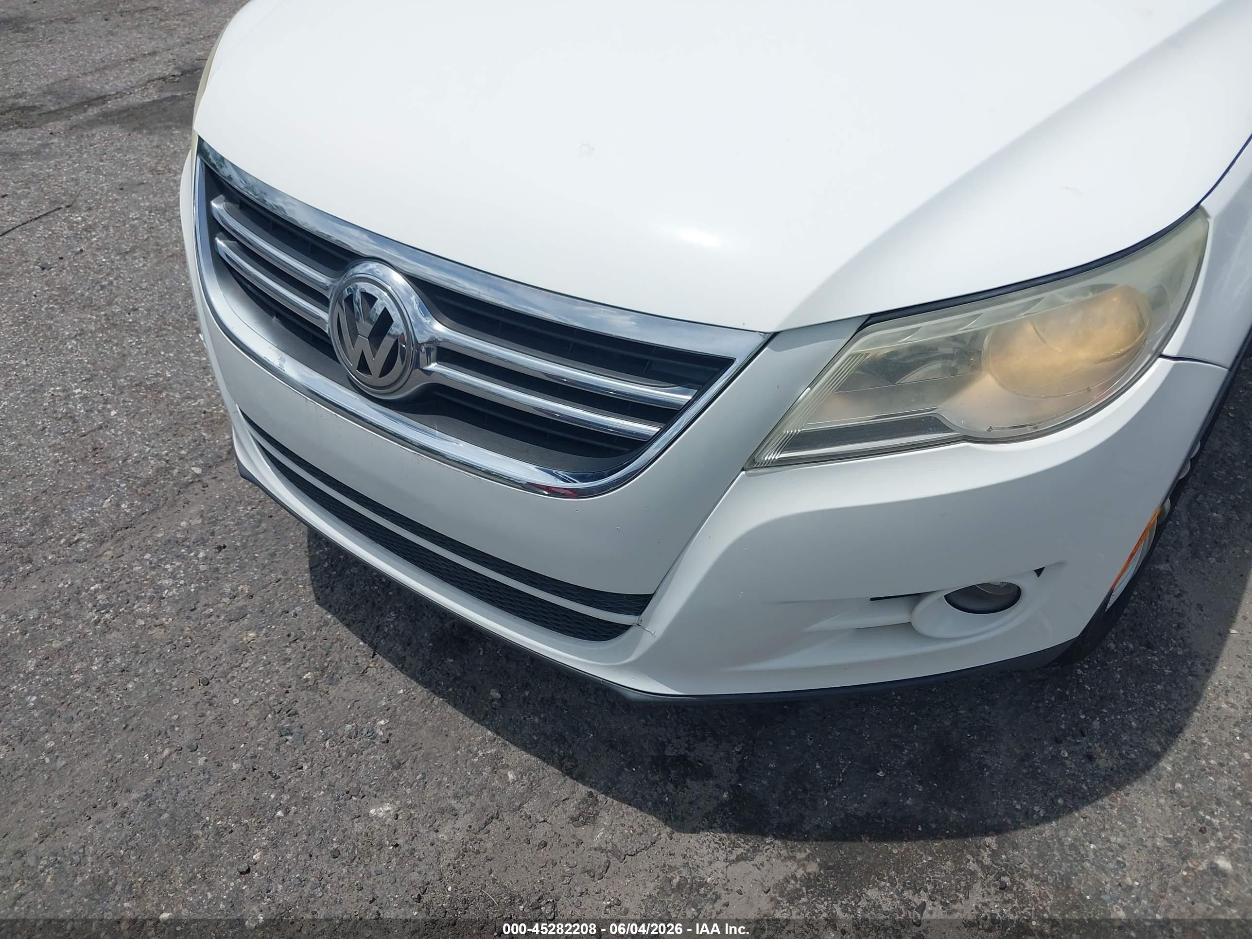 2011 Volkswagen Tiguan Se White vin: WVGAV7AX6BW547313