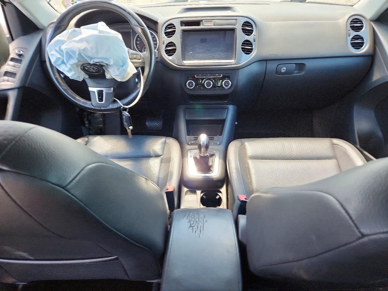 2012 Volkswagen Tiguan S Silver vin: WVGAV7AX6CW515625