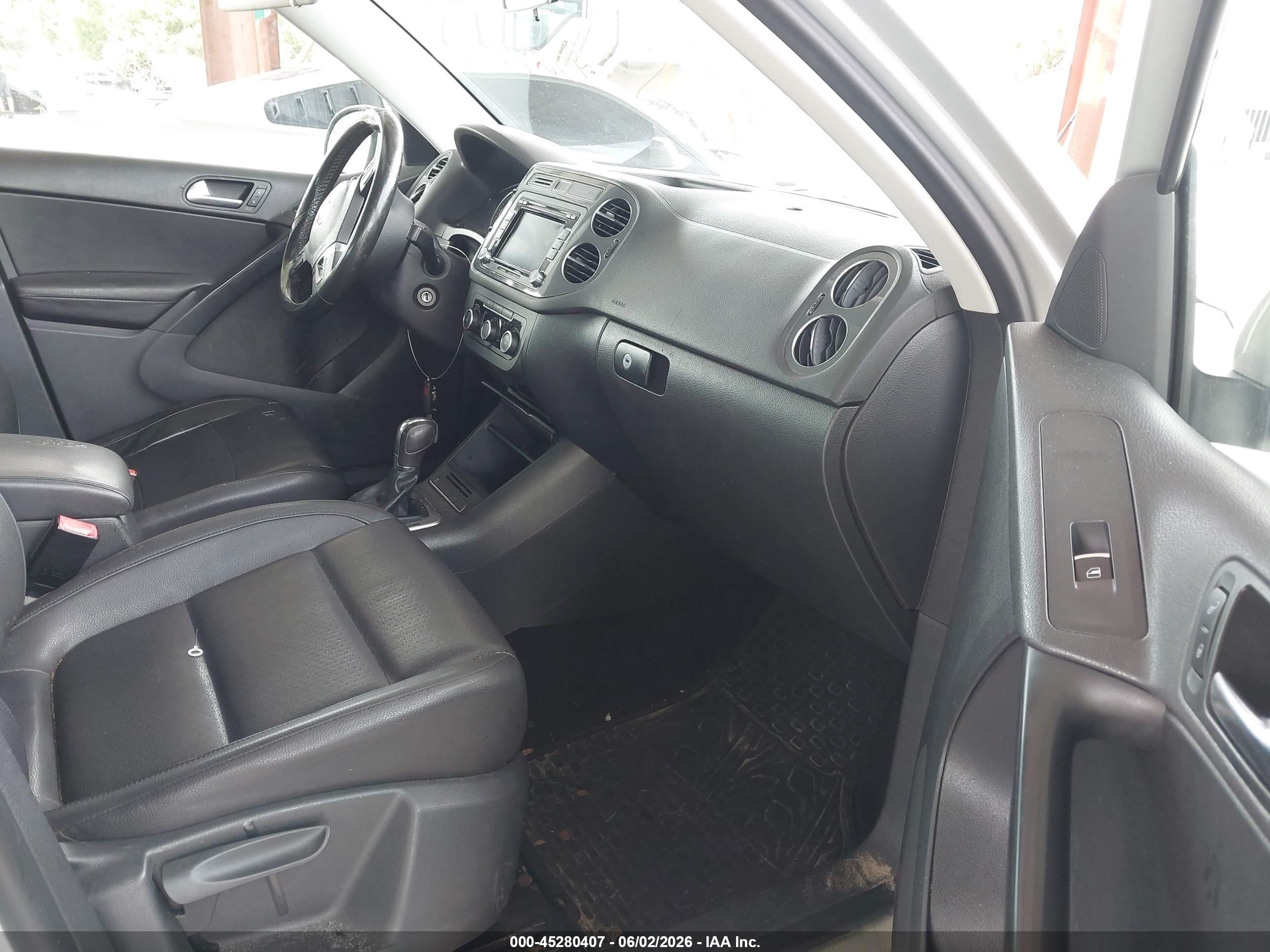 2012 Volkswagen Tiguan Se Silver vin: WVGAV7AX6CW519934