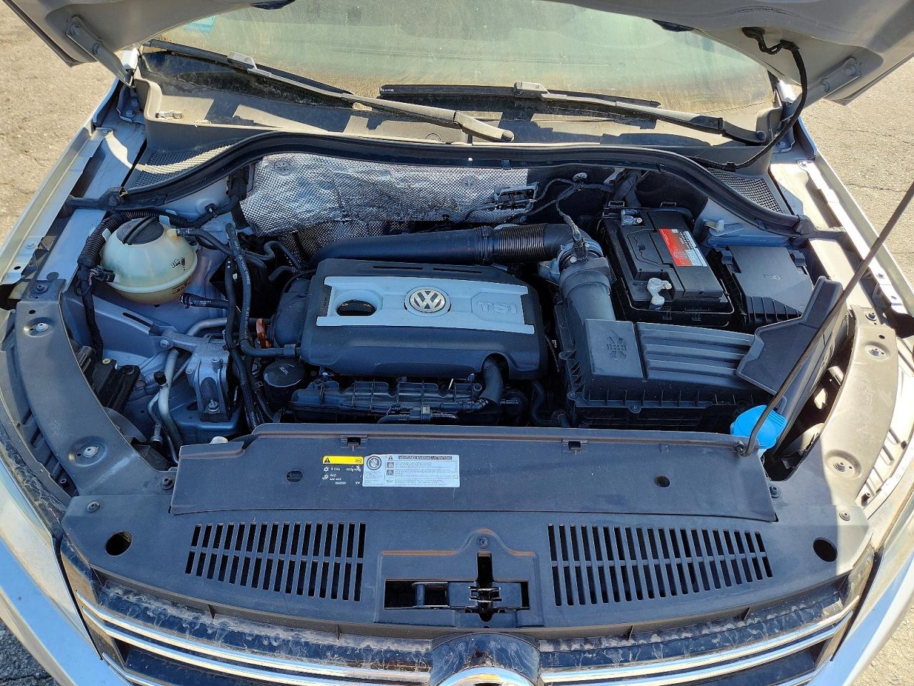 2012 Volkswagen Tiguan S Серебряный vin: WVGAV7AX6CW528178