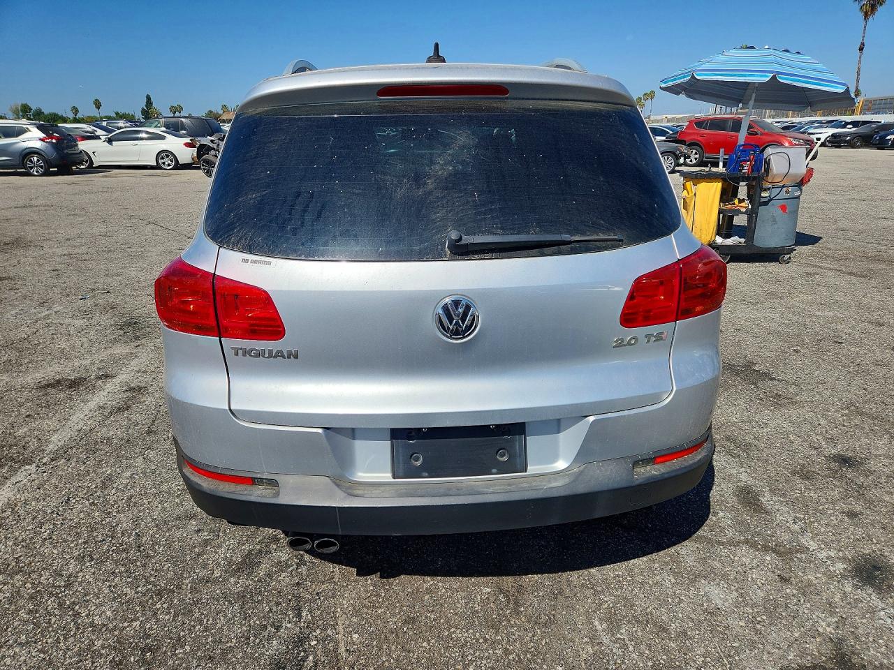 2012 Volkswagen Tiguan S Серебряный vin: WVGAV7AX6CW528178