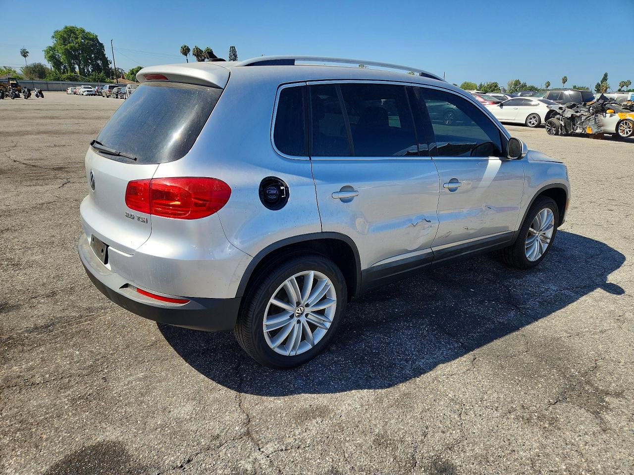 2012 Volkswagen Tiguan S Серебряный vin: WVGAV7AX6CW528178