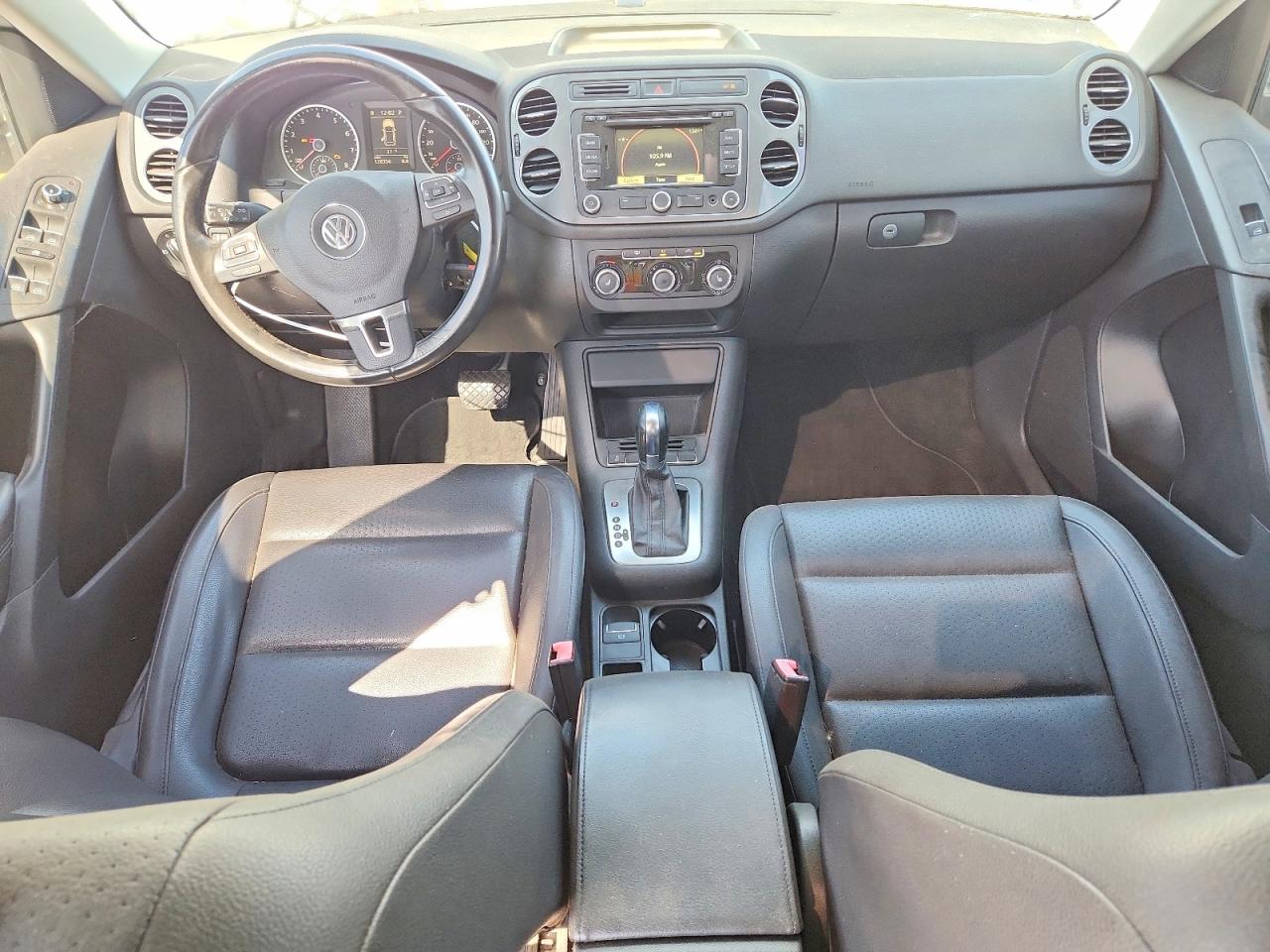 2012 Volkswagen Tiguan S Серебряный vin: WVGAV7AX6CW528178