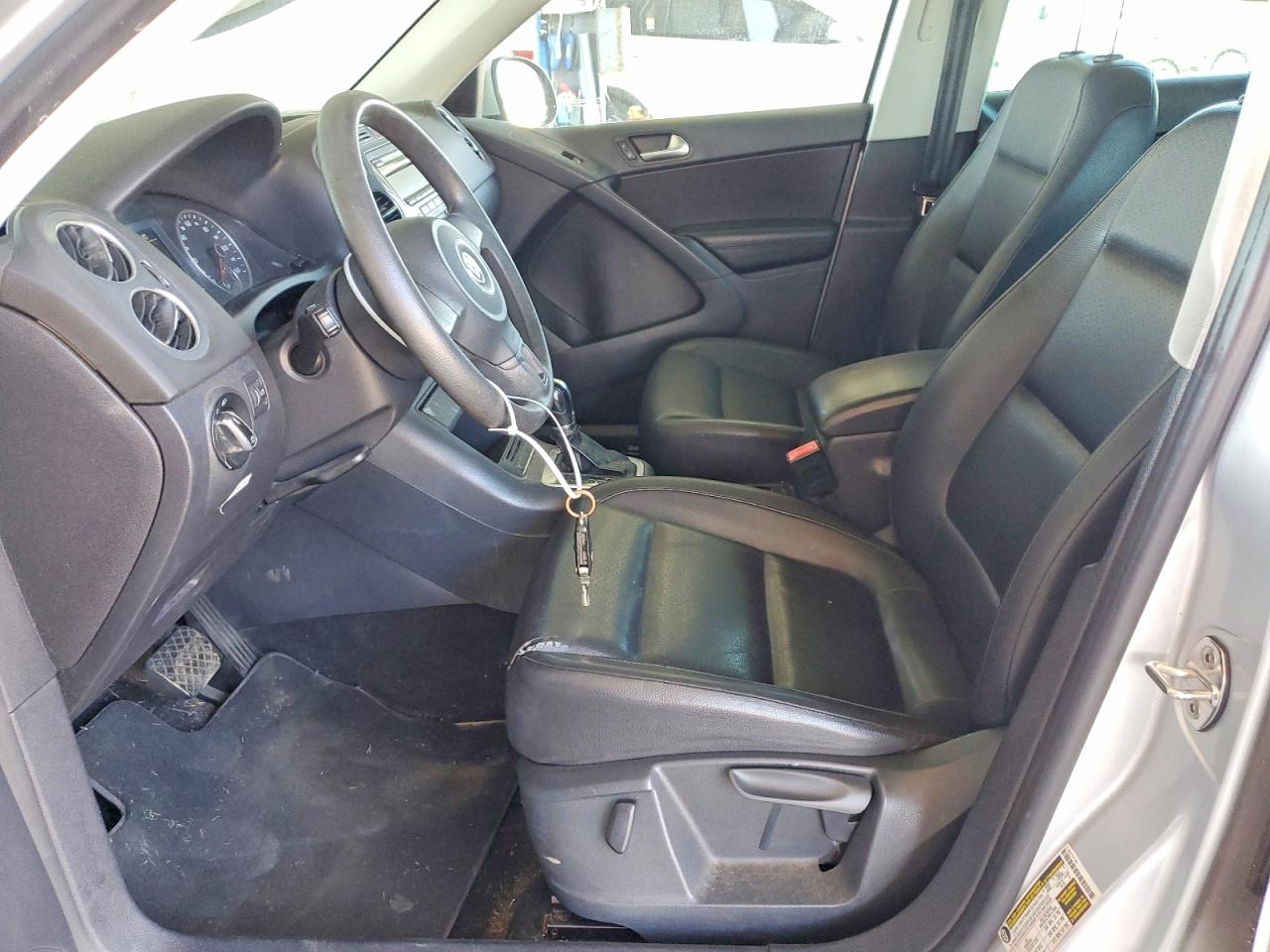 2012 Volkswagen Tiguan S Серебряный vin: WVGAV7AX6CW547751