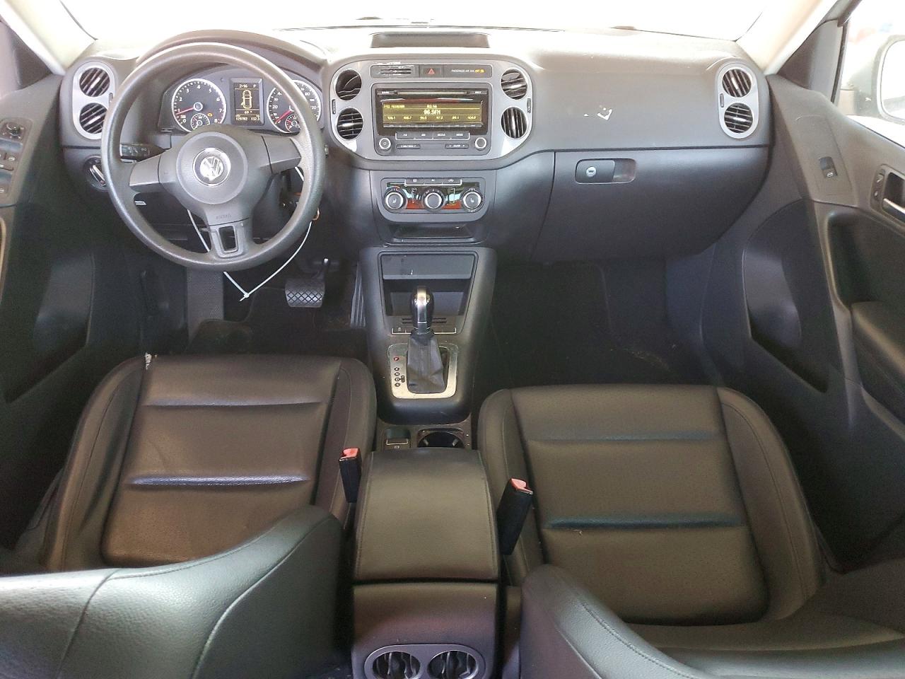 2012 Volkswagen Tiguan S Серебряный vin: WVGAV7AX6CW547751