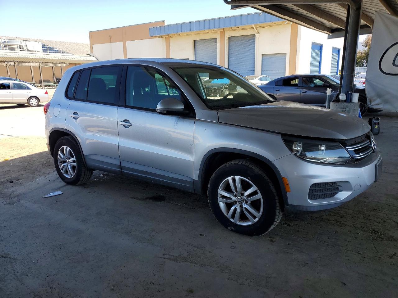 2012 Volkswagen Tiguan S Серебряный vin: WVGAV7AX6CW547751