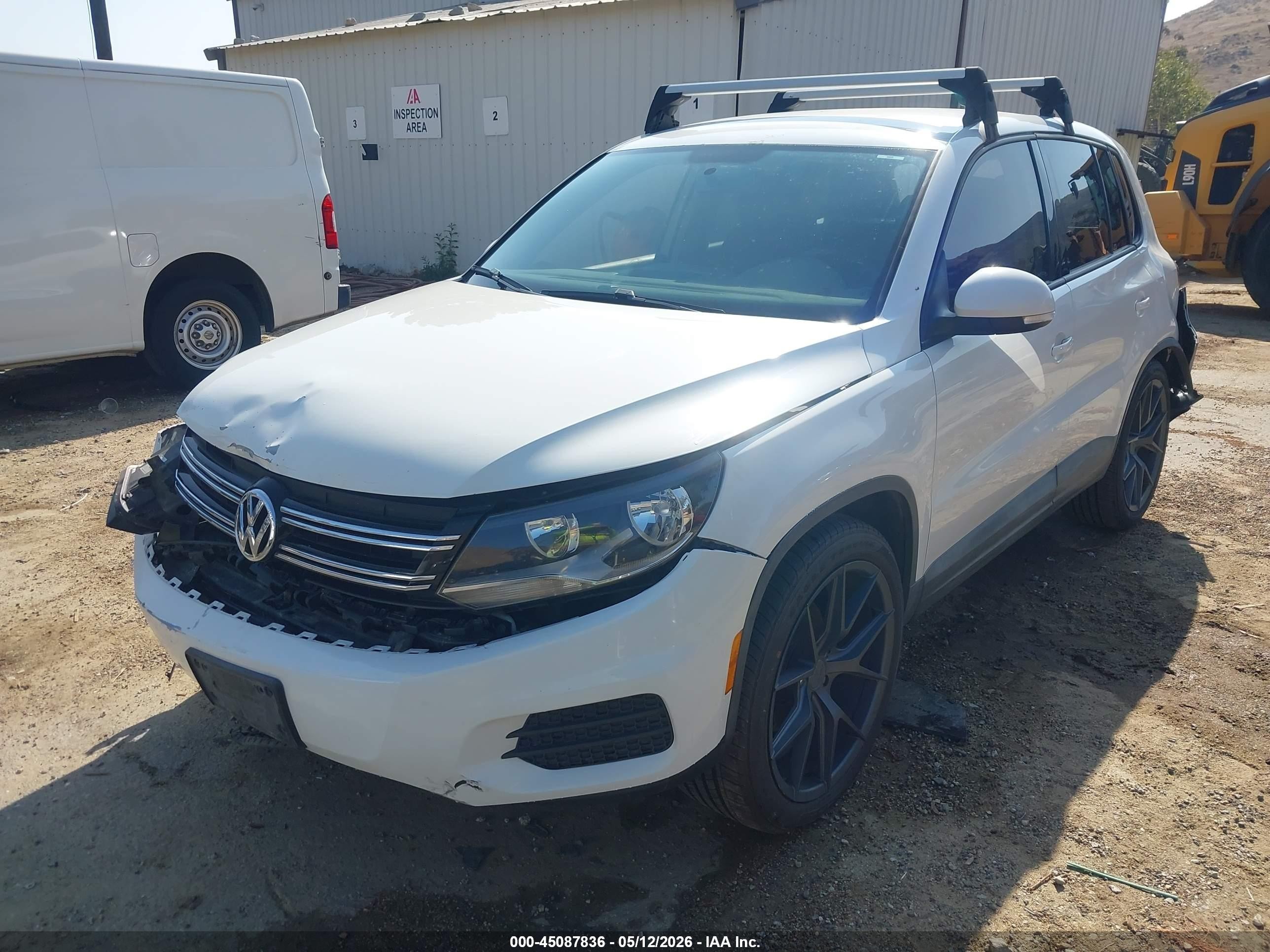2012 Volkswagen Tiguan S White vin: WVGAV7AX6CW588218