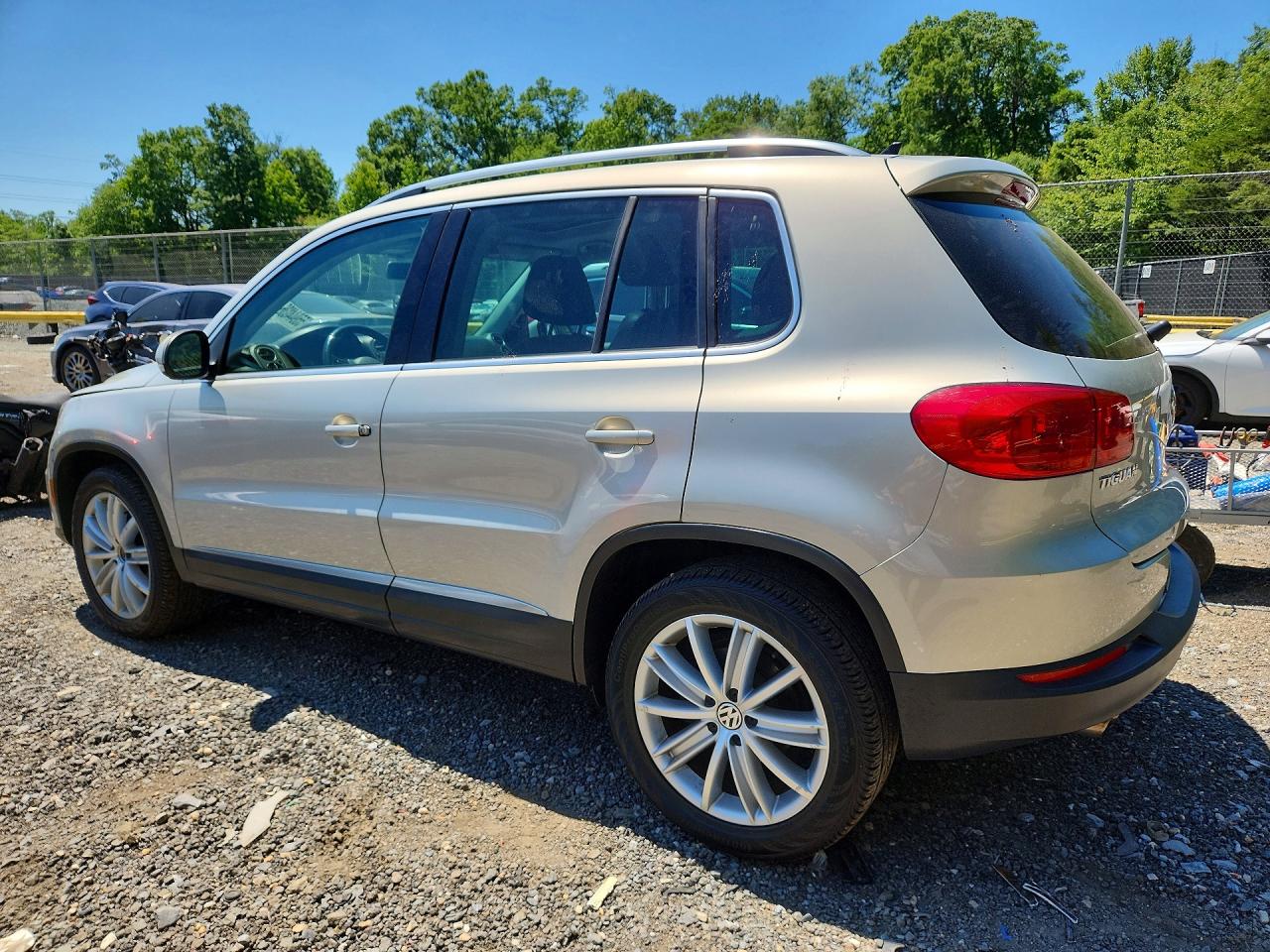 2013 Volkswagen Tiguan S Silver vin: WVGAV7AX6DW502438