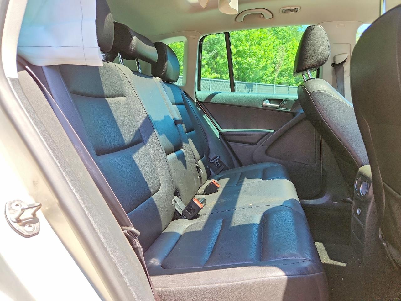 2013 Volkswagen Tiguan S Silver vin: WVGAV7AX6DW502438