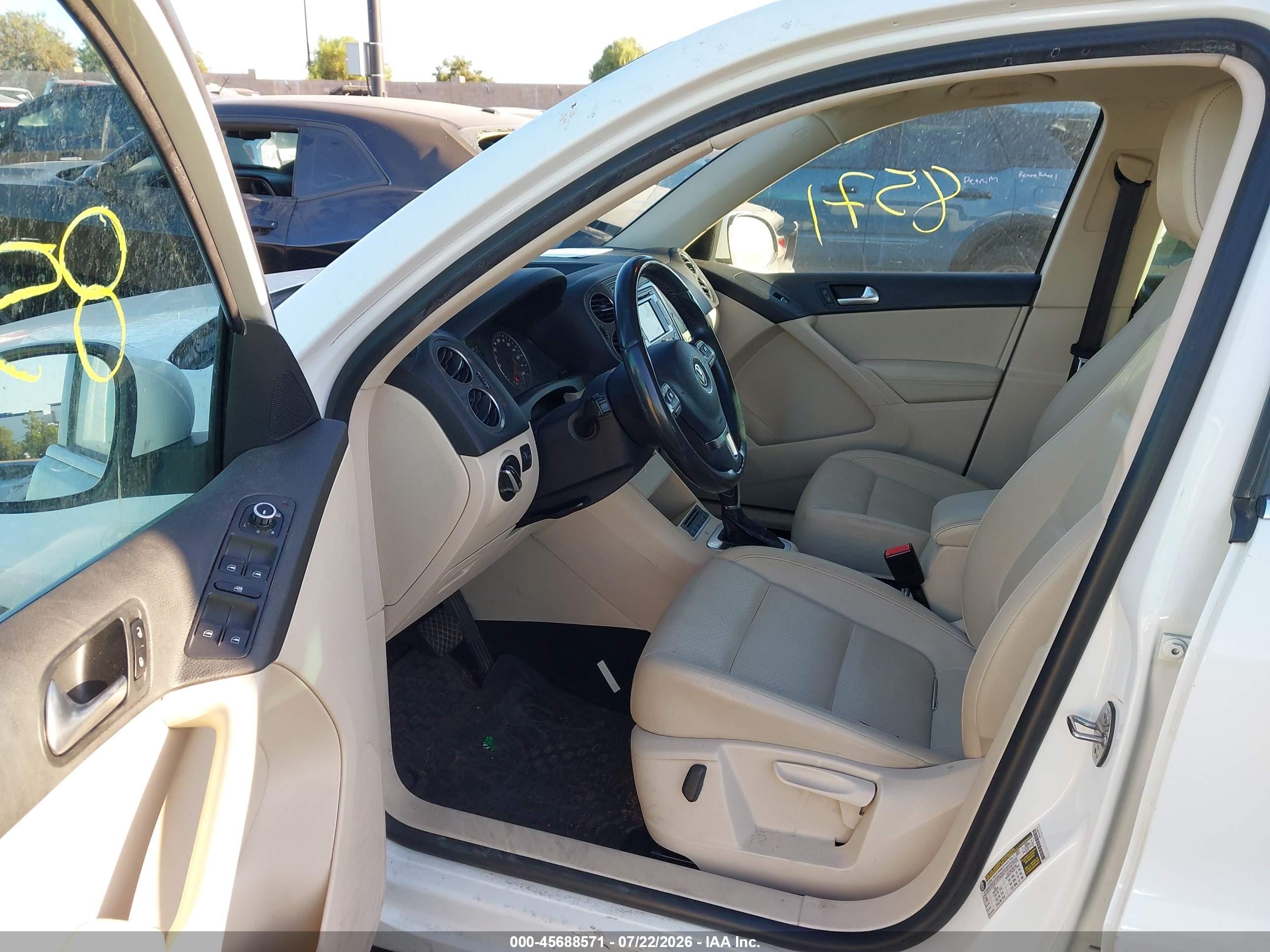 2013 Volkswagen Tiguan Se White vin: WVGAV7AX6DW525802