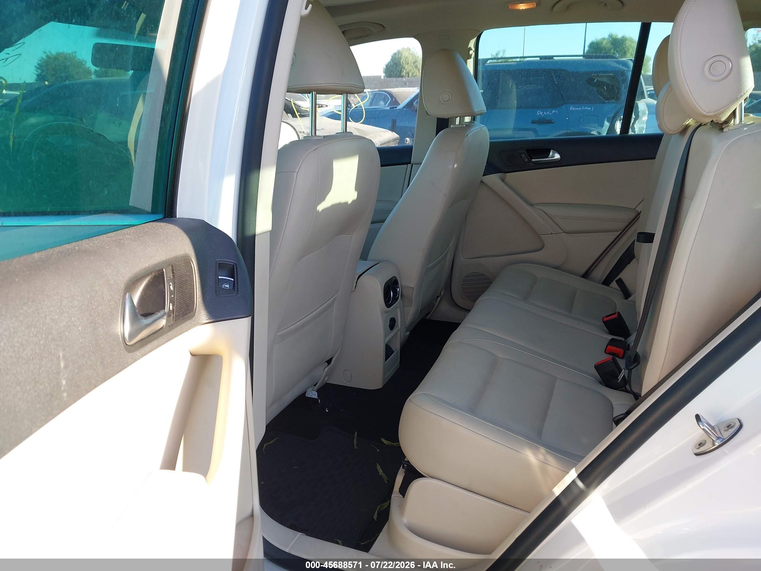 2013 Volkswagen Tiguan Se White vin: WVGAV7AX6DW525802