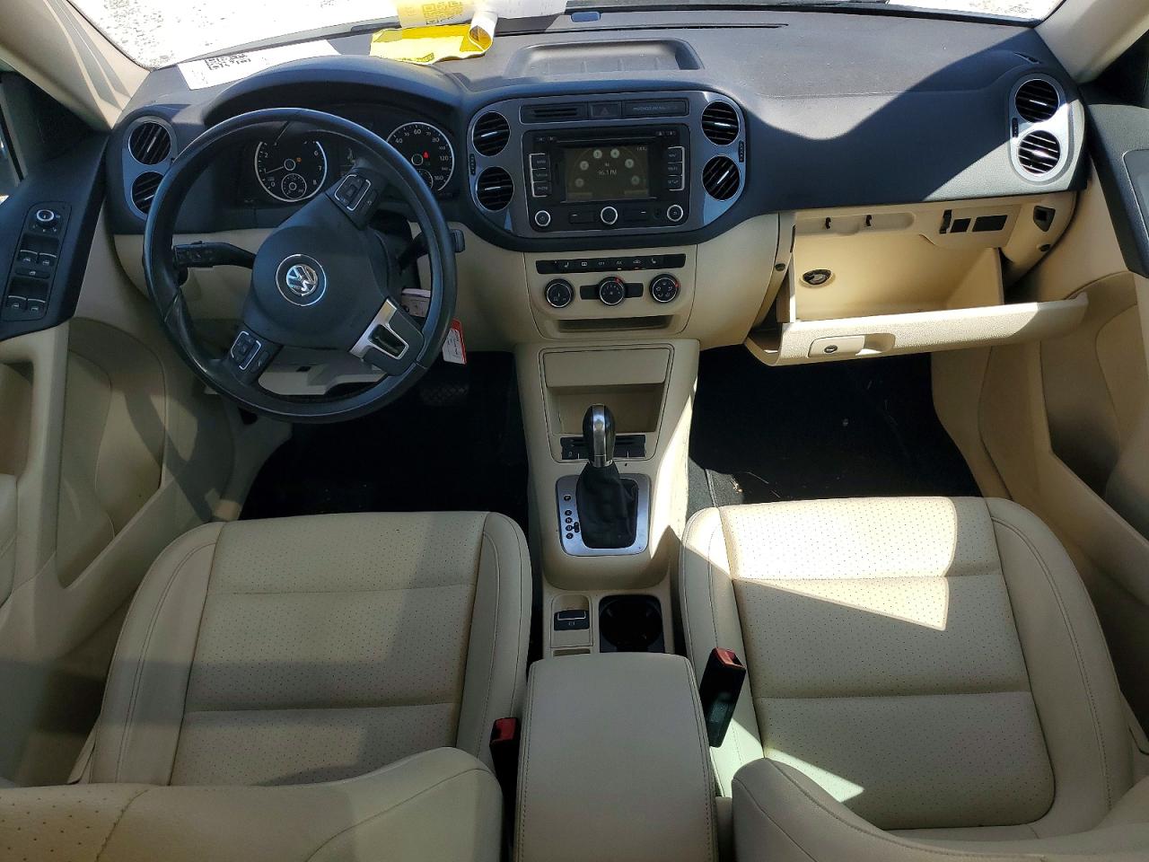 2013 Volkswagen Tiguan S Белый vin: WVGAV7AX6DW528926