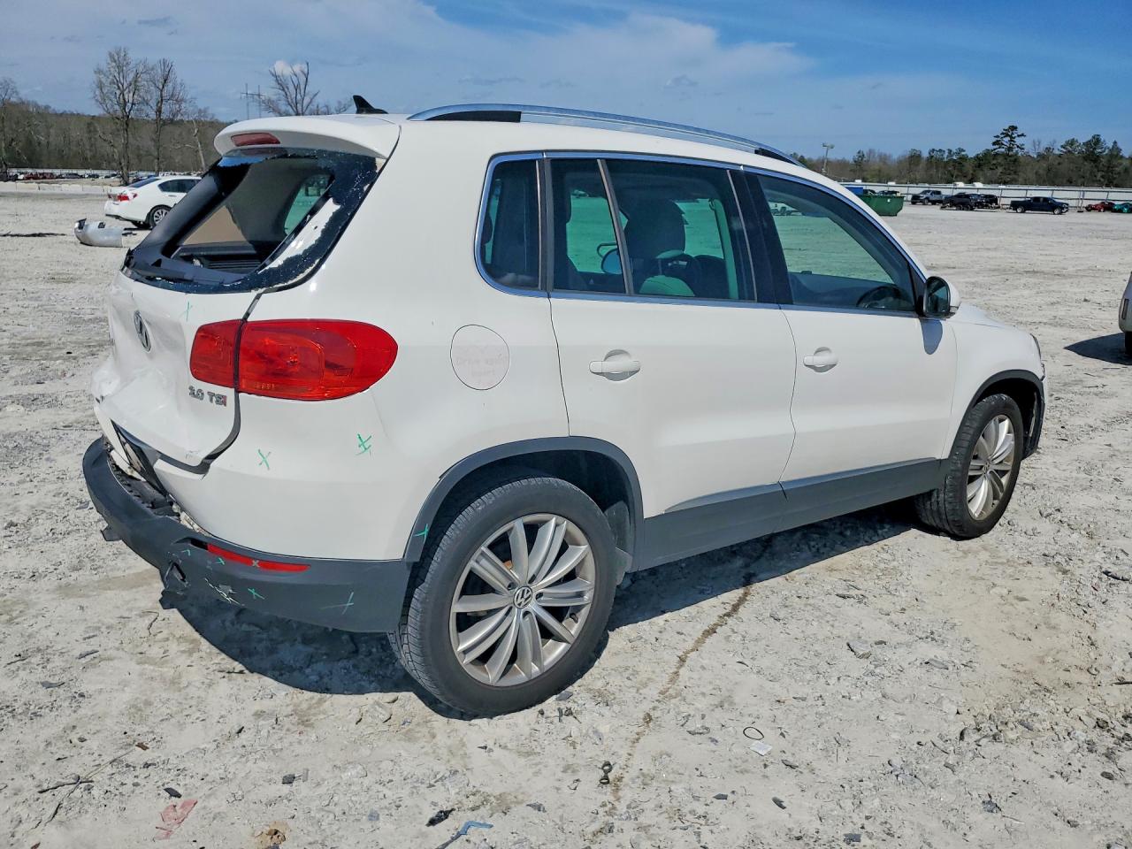 2013 Volkswagen Tiguan S Белый vin: WVGAV7AX6DW528926