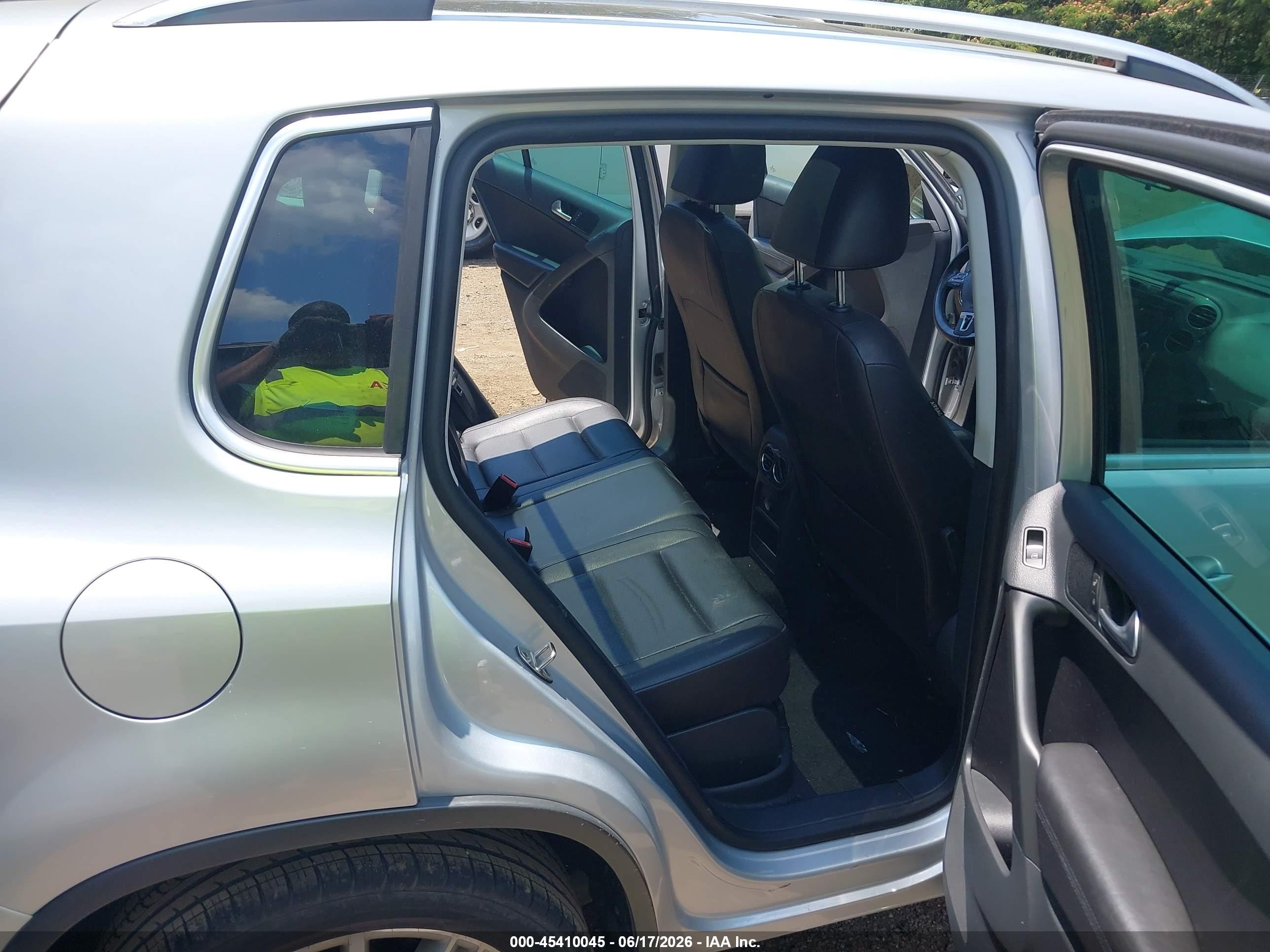 2013 Volkswagen Tiguan Se Gray vin: WVGAV7AX6DW535052