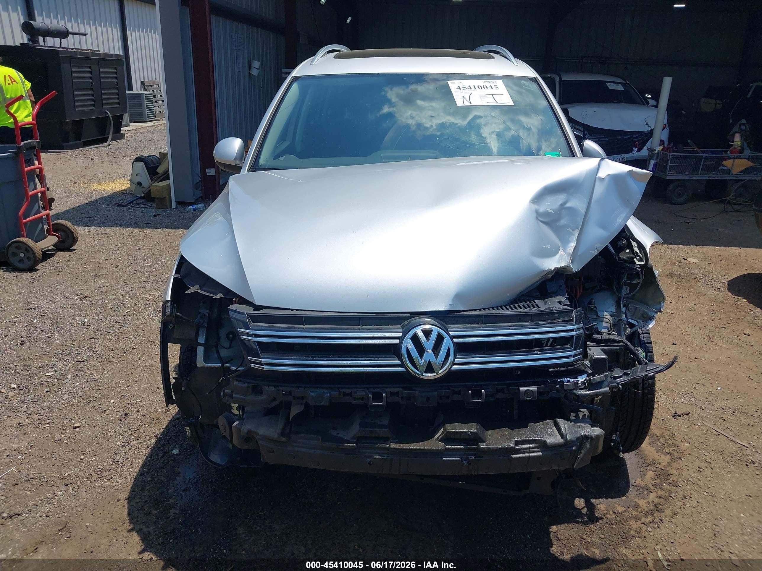 2013 Volkswagen Tiguan Se Gray vin: WVGAV7AX6DW535052