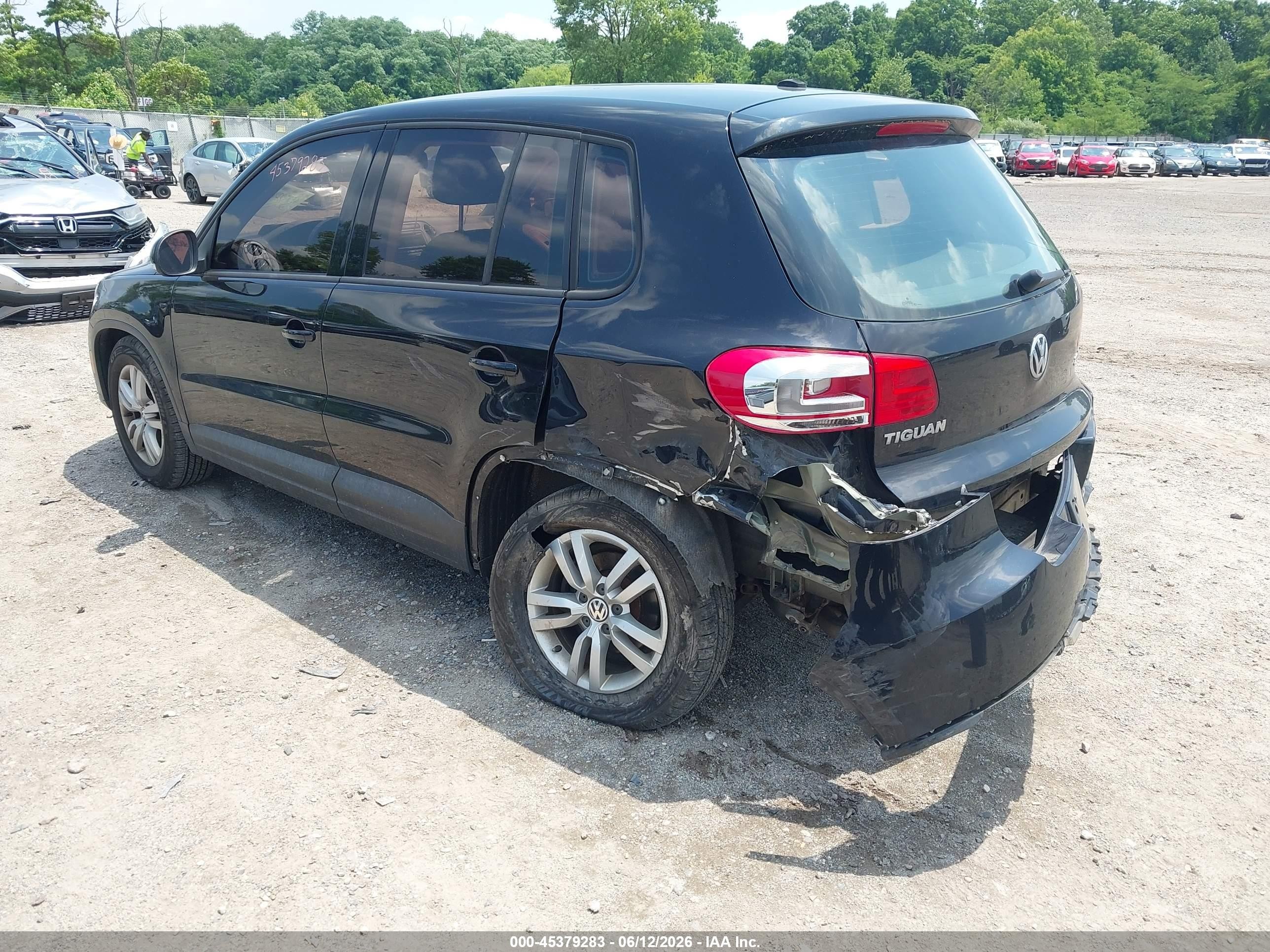 2013 Volkswagen Tiguan S Black vin: WVGAV7AX6DW539005