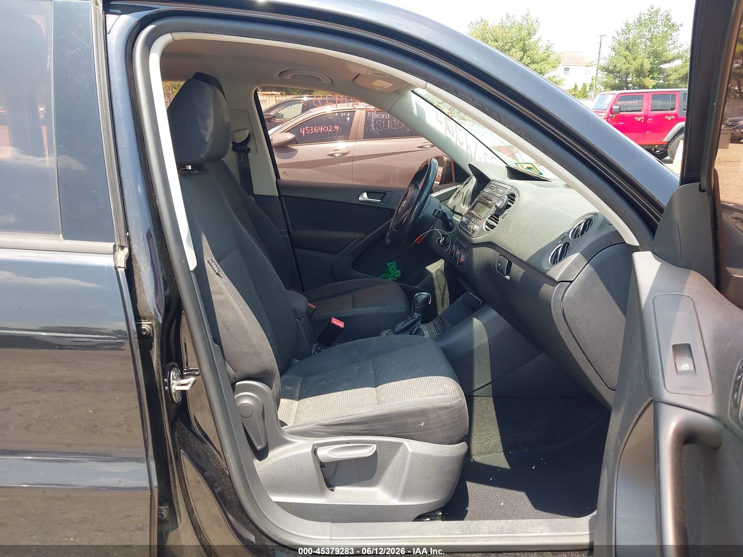 2013 Volkswagen Tiguan S Black vin: WVGAV7AX6DW539005