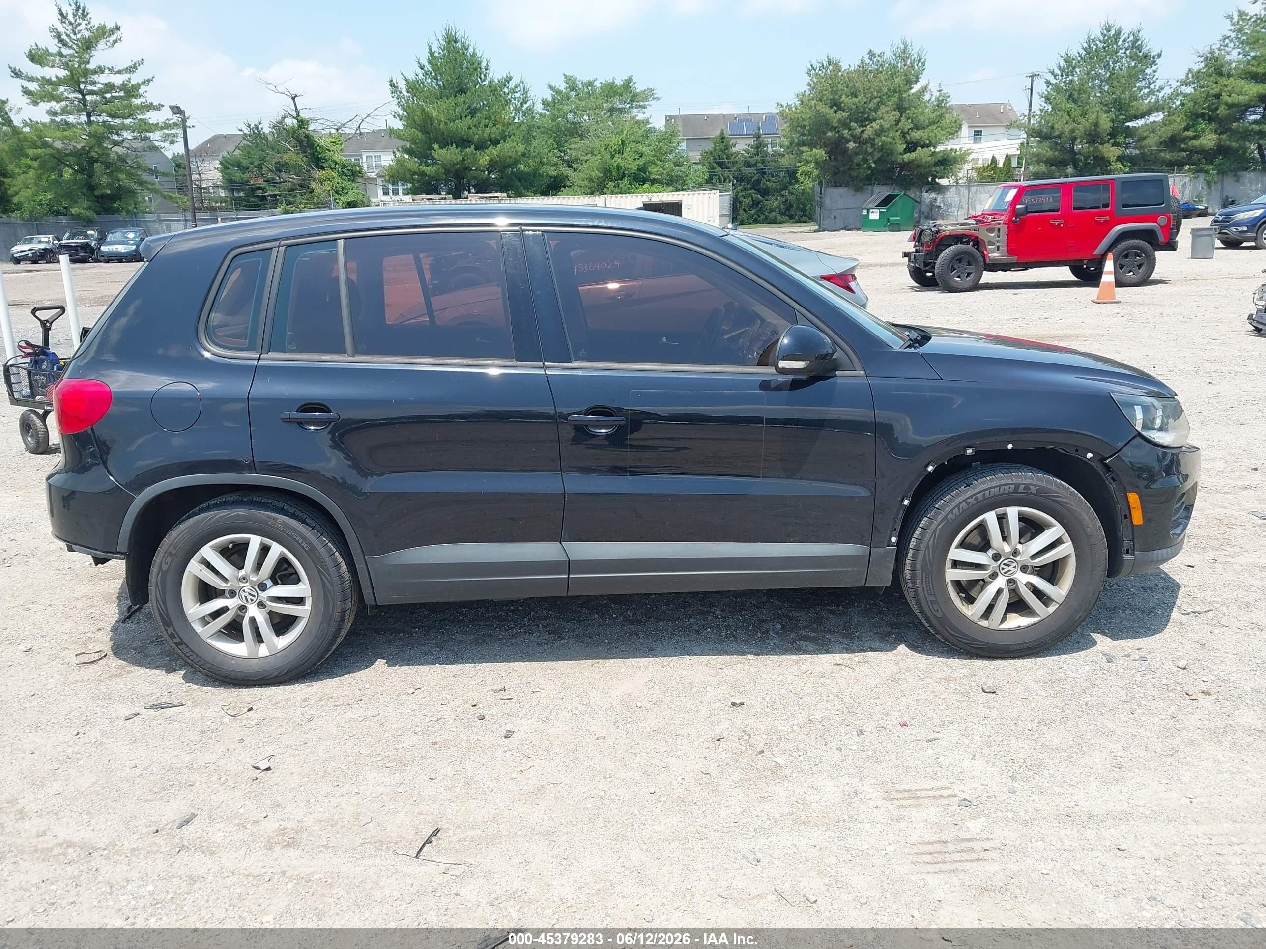 2013 Volkswagen Tiguan S Black vin: WVGAV7AX6DW539005