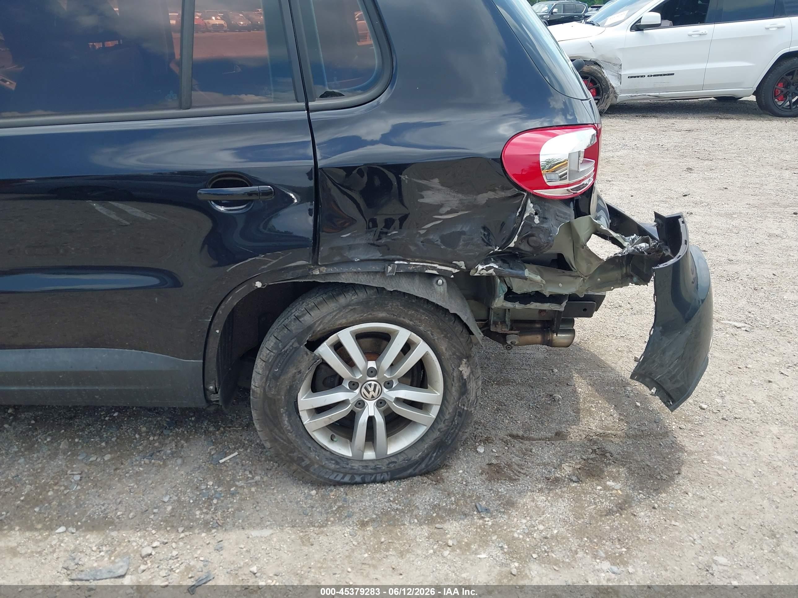 2013 Volkswagen Tiguan S Black vin: WVGAV7AX6DW539005