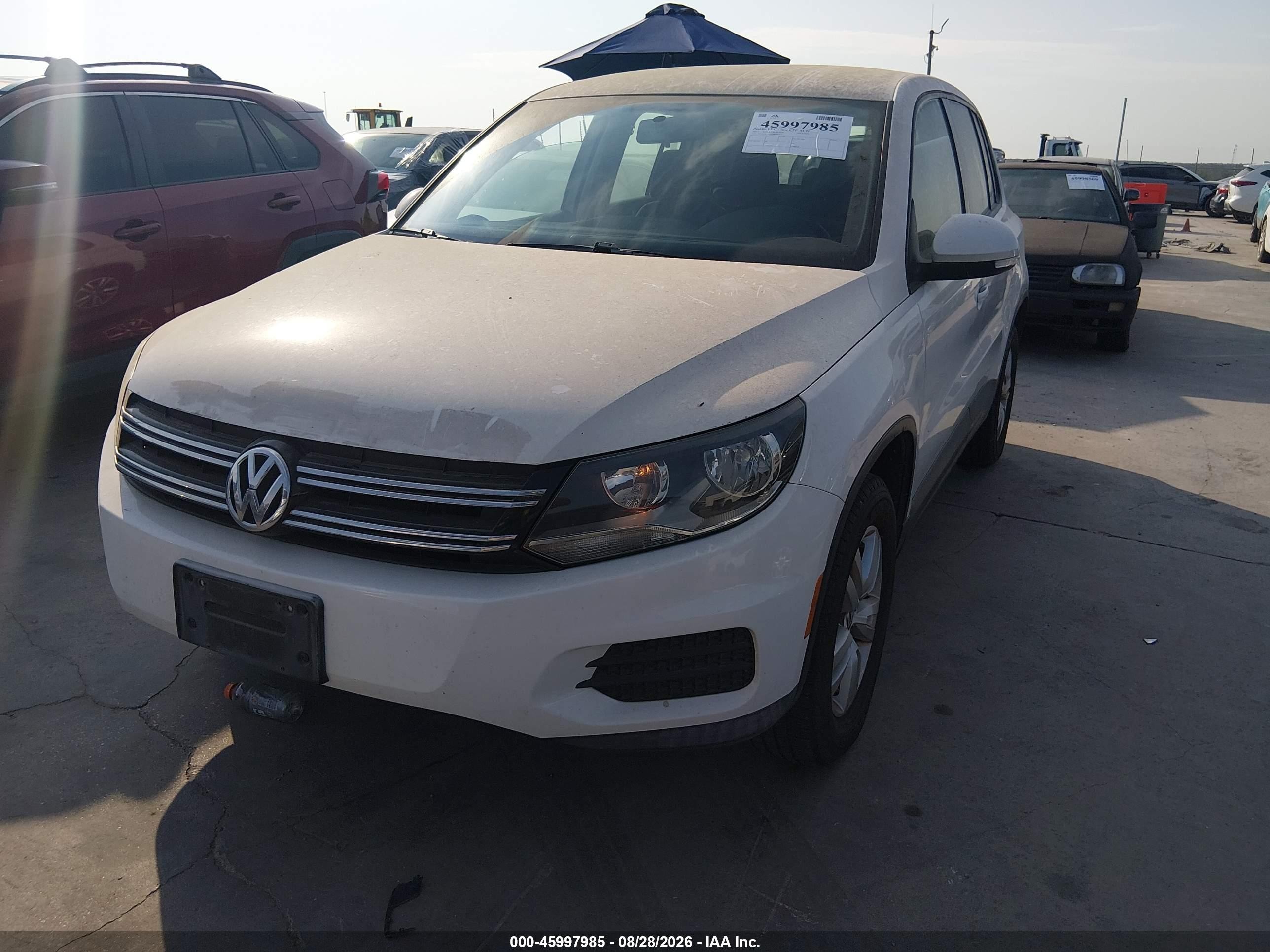 2013 Volkswagen Tiguan S White vin: WVGAV7AX6DW540073