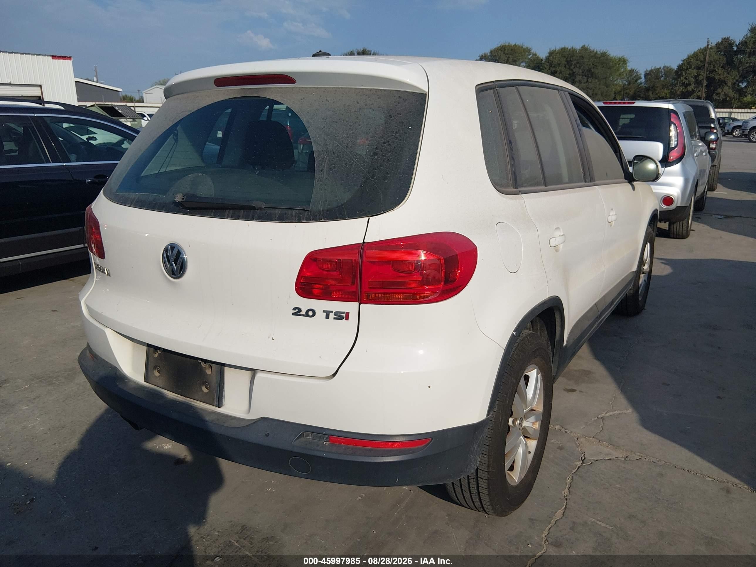 2013 Volkswagen Tiguan S White vin: WVGAV7AX6DW540073