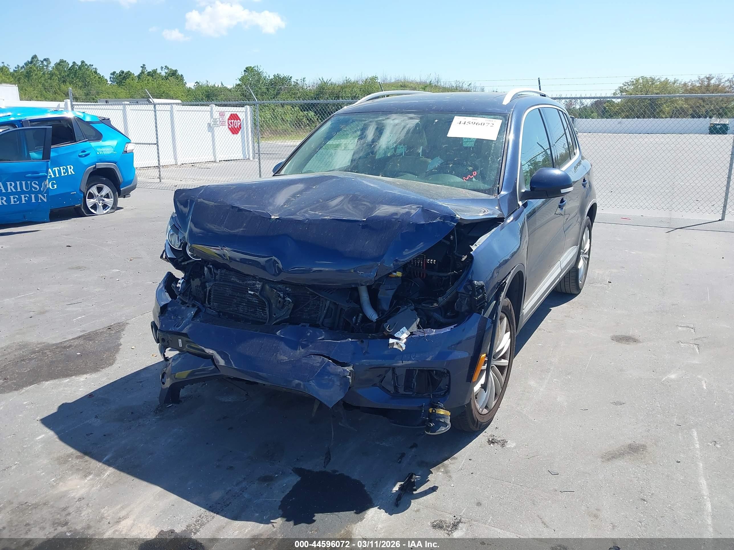 2015 Volkswagen Tiguan Sel Blue vin: WVGAV7AX6FW501096