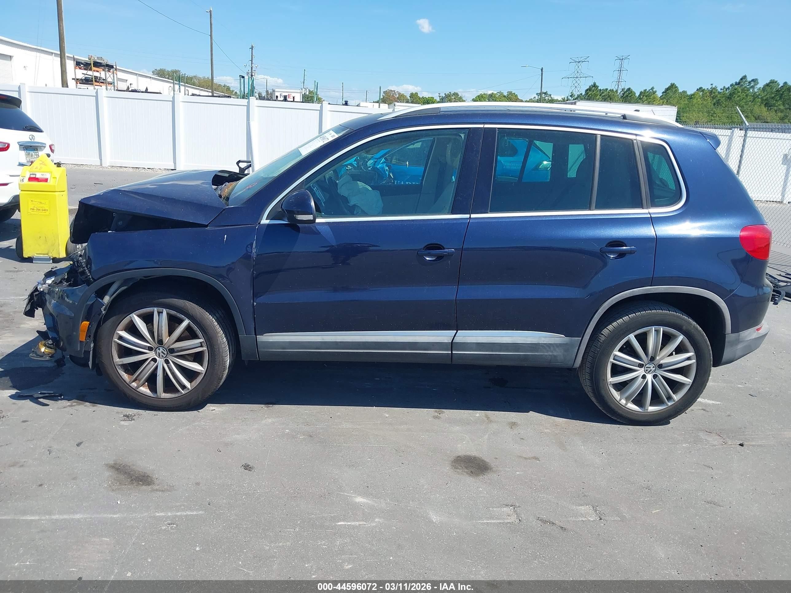 2015 Volkswagen Tiguan Sel Blue vin: WVGAV7AX6FW501096