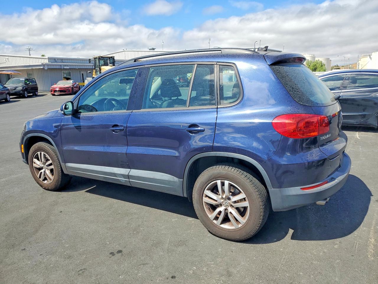 2015 Volkswagen Tiguan S Blue vin: WVGAV7AX6FW507822