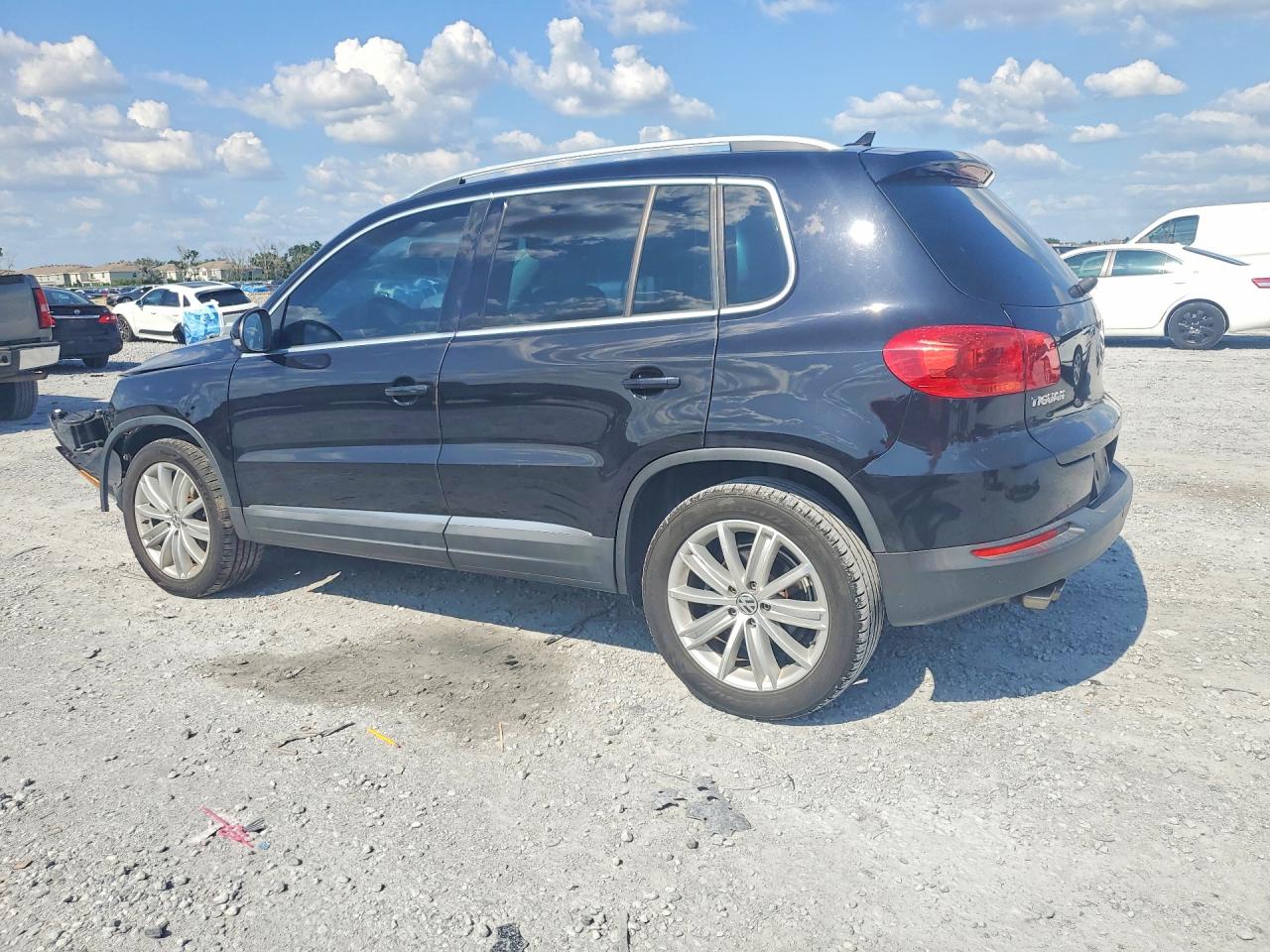 2015 Volkswagen Tiguan S Black vin: WVGAV7AX6FW509764