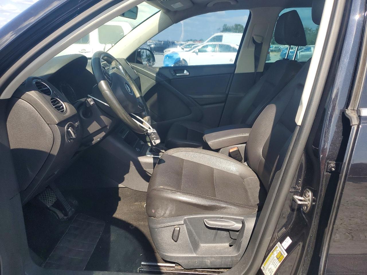 2015 Volkswagen Tiguan S Black vin: WVGAV7AX6FW509764