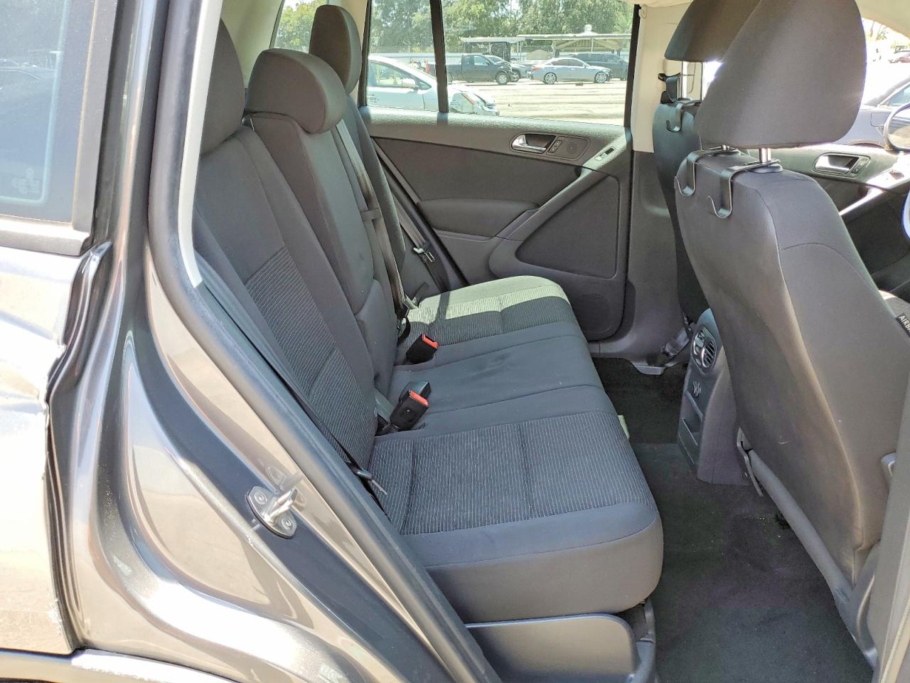 2015 Volkswagen Tiguan S Gray vin: WVGAV7AX6FW524197