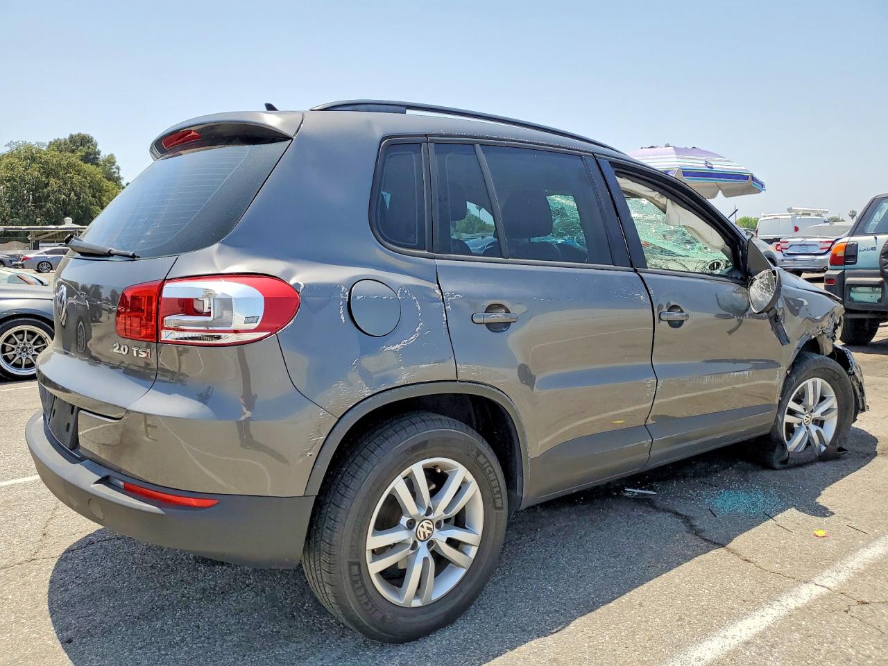 2015 Volkswagen Tiguan S Gray vin: WVGAV7AX6FW524197