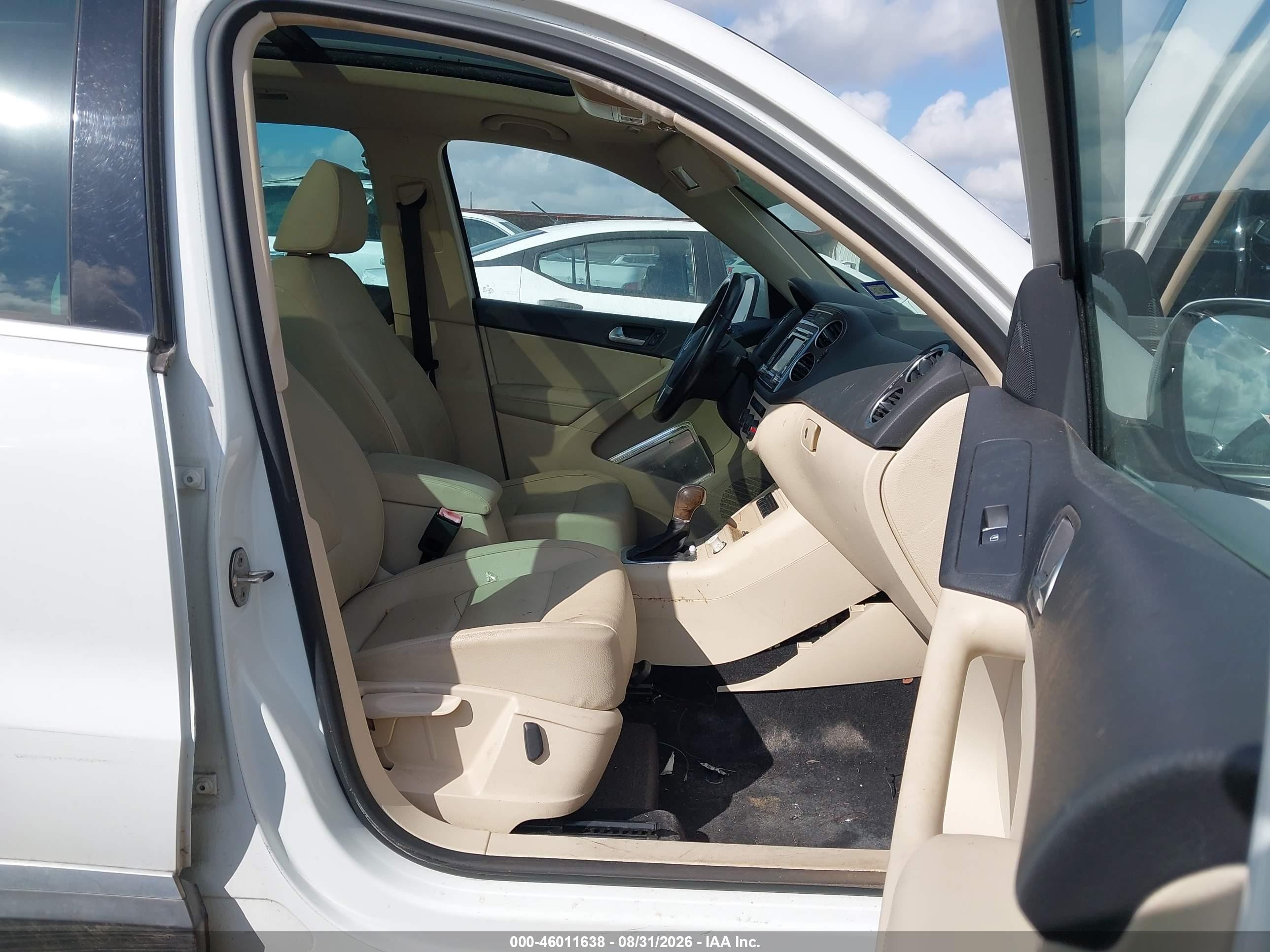 2015 Volkswagen Tiguan Se White vin: WVGAV7AX6FW582293