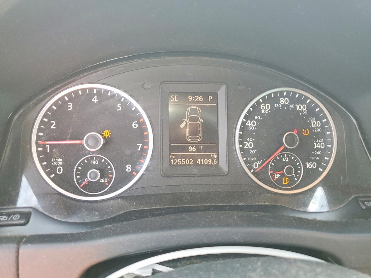 2015 Volkswagen Tiguan S Серебряный vin: WVGAV7AX6FW591947