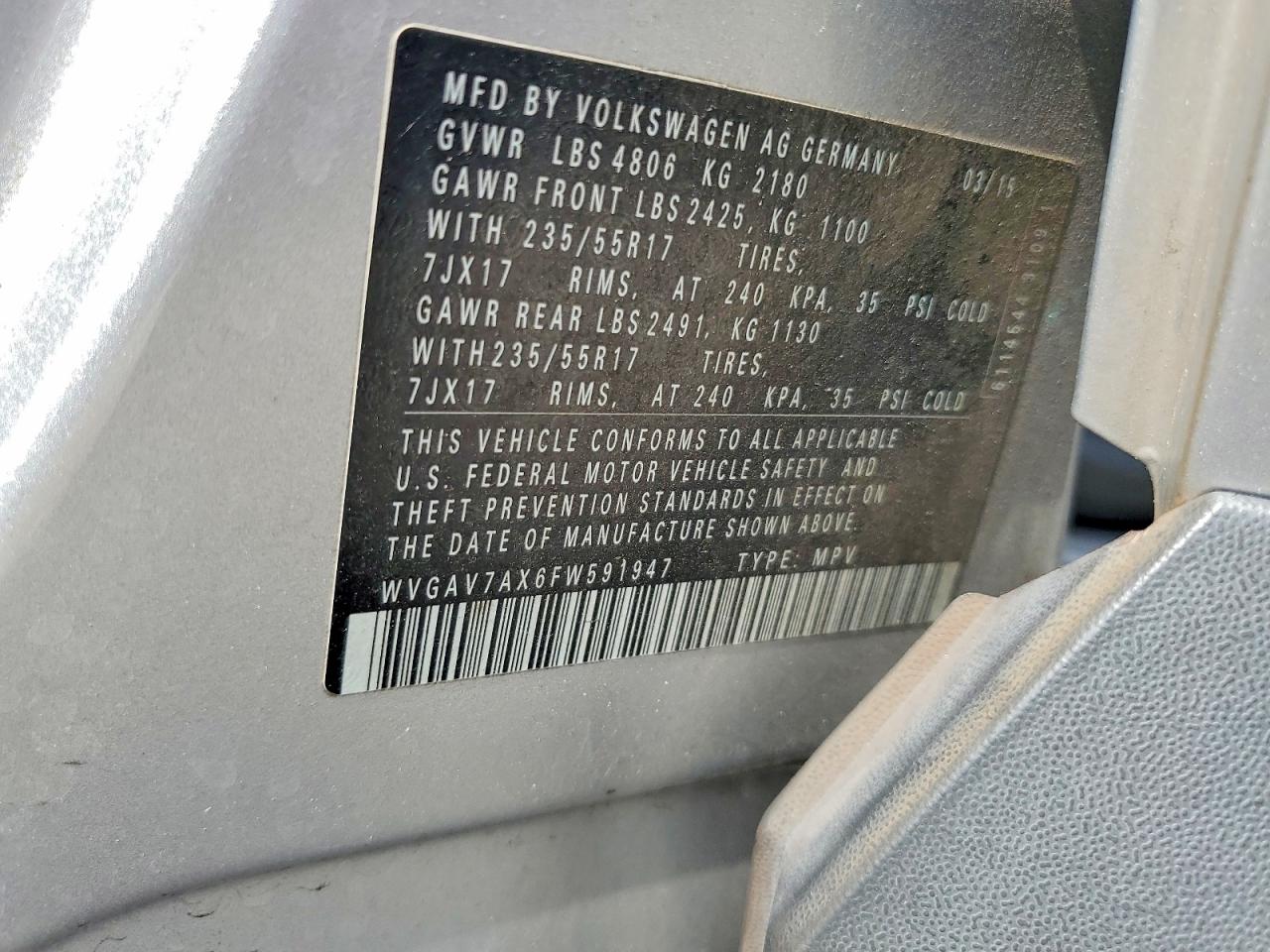 2015 Volkswagen Tiguan S Серебряный vin: WVGAV7AX6FW591947
