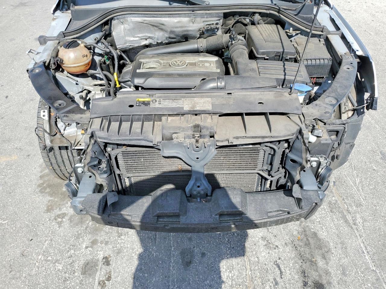 2015 Volkswagen Tiguan S Серебряный vin: WVGAV7AX6FW591947