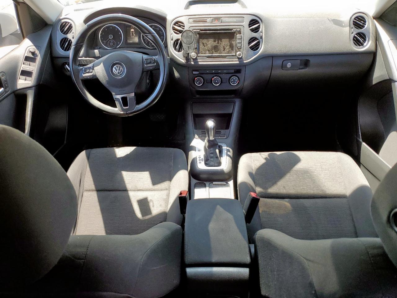 2015 Volkswagen Tiguan S Белый vin: WVGAV7AX6FW595366