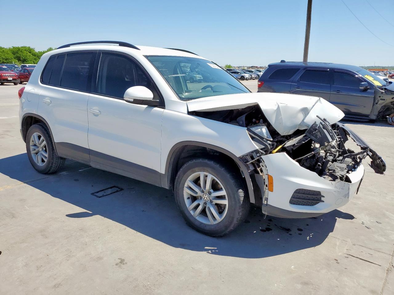 2015 Volkswagen Tiguan S Белый vin: WVGAV7AX6FW595366
