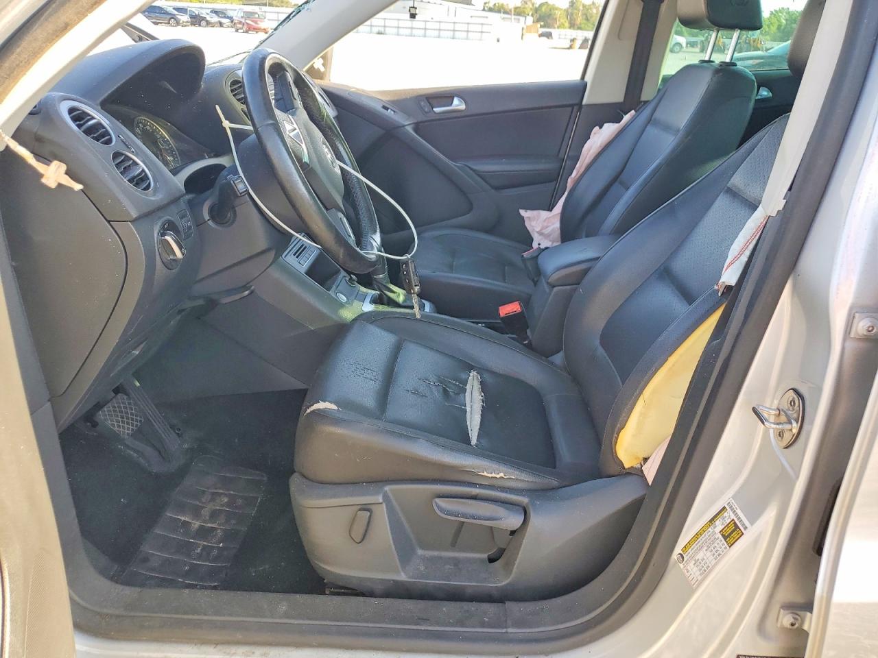 2015 Volkswagen Tiguan S Silver vin: WVGAV7AX6FW605667