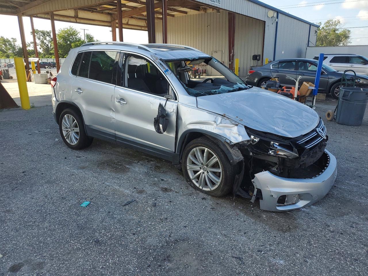 2015 Volkswagen Tiguan S Silver vin: WVGAV7AX6FW605667