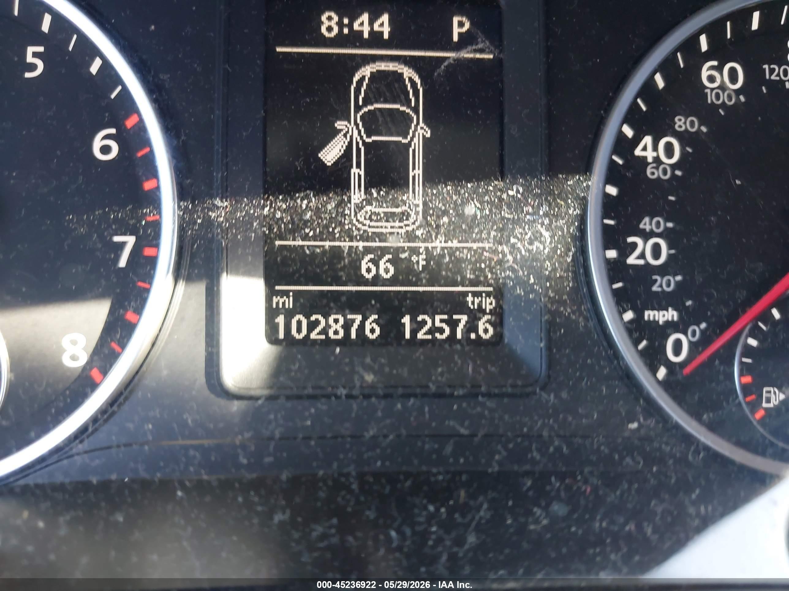 2015 Volkswagen Tiguan S Silver vin: WVGAV7AX6FW611890